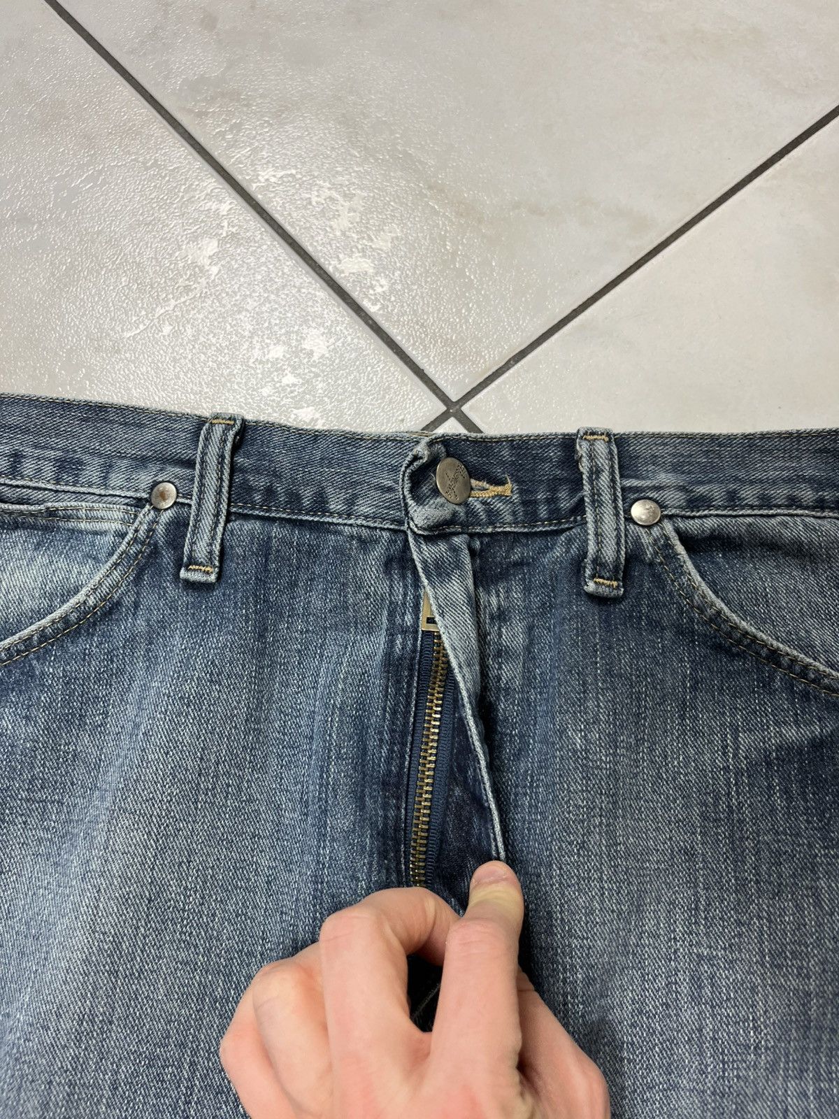 Vintage × Wrangler Vintage Wrangler cowboy cut distressed washed denim jeans Size US 33 - 10 Thumbnail