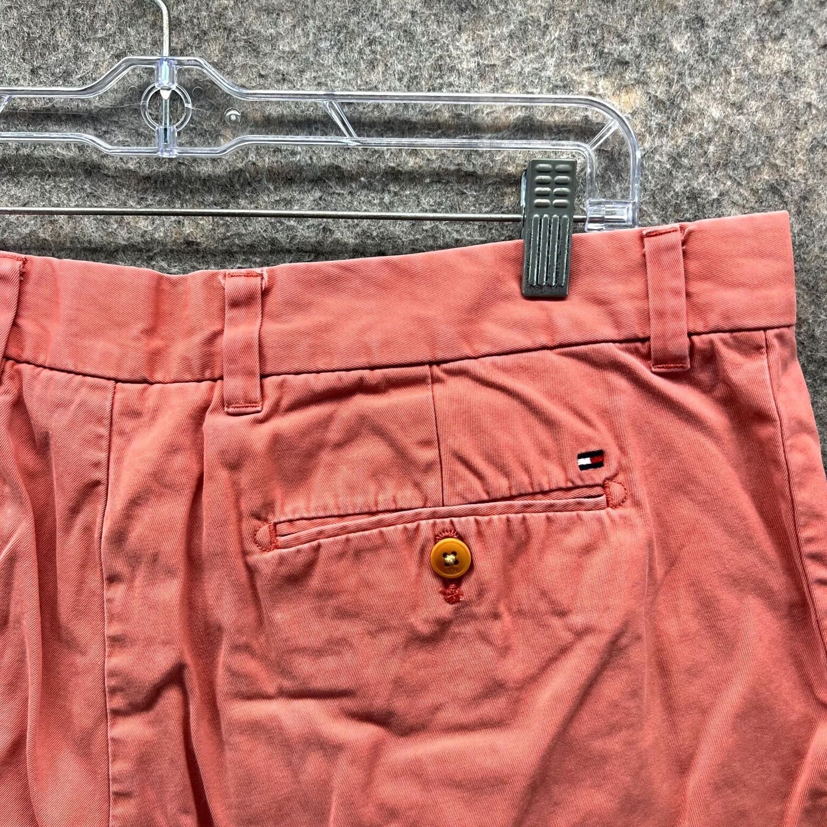 Tommy Hilfiger Tommy Hilfiger Shorts Men 36 Peach Pink Chino Flat Front Classic Fit Casual Canvas 36 Pink Mens Regular Shorters? Size US 36 / EU 52 - 2 Thumbnail