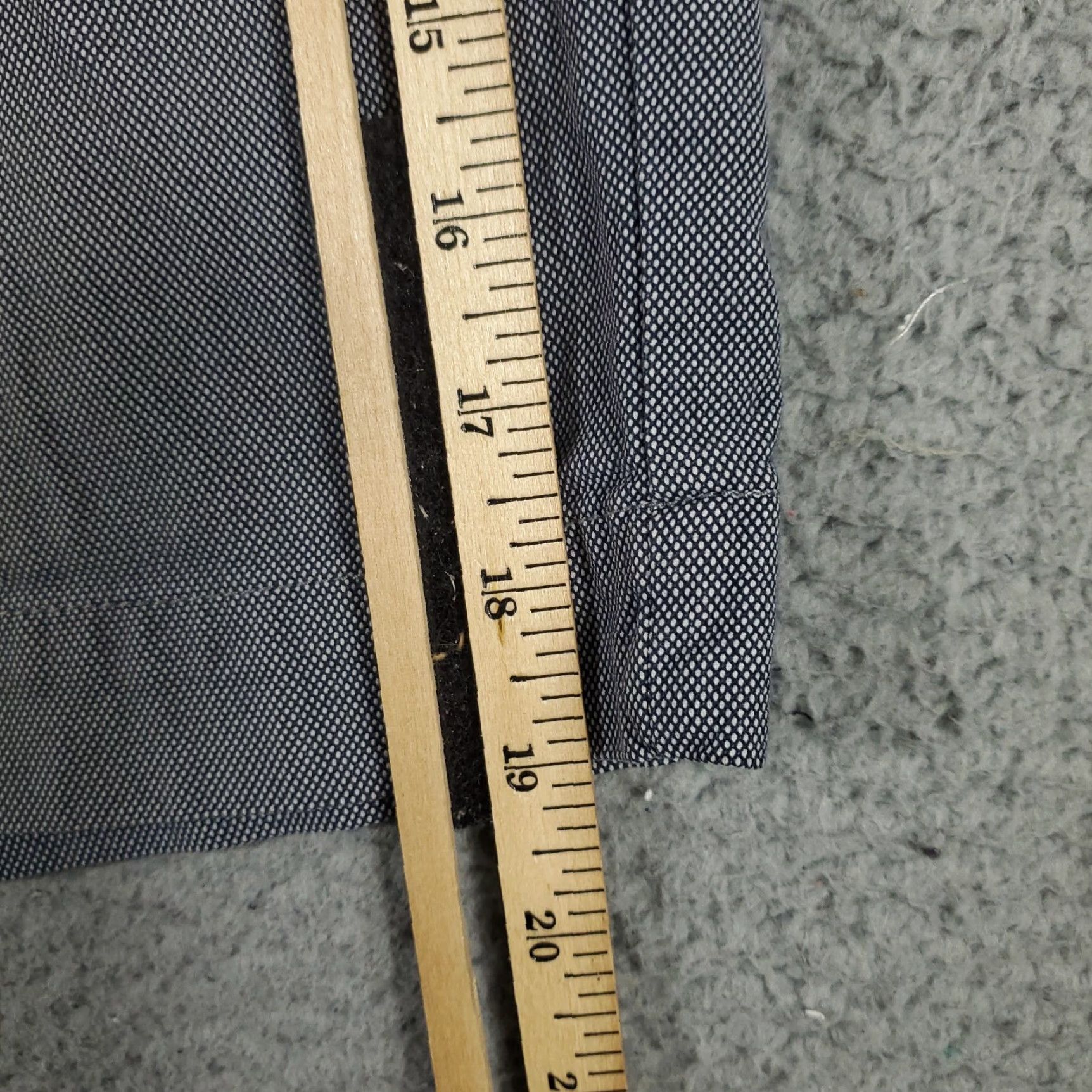 Tommy Hilfiger VINTAGE Tommy Hilfiger Men's Chinos Shorts Size 38 Blue Flat Front Casual Summer Size US 38 / EU 54 - 5 Thumbnail