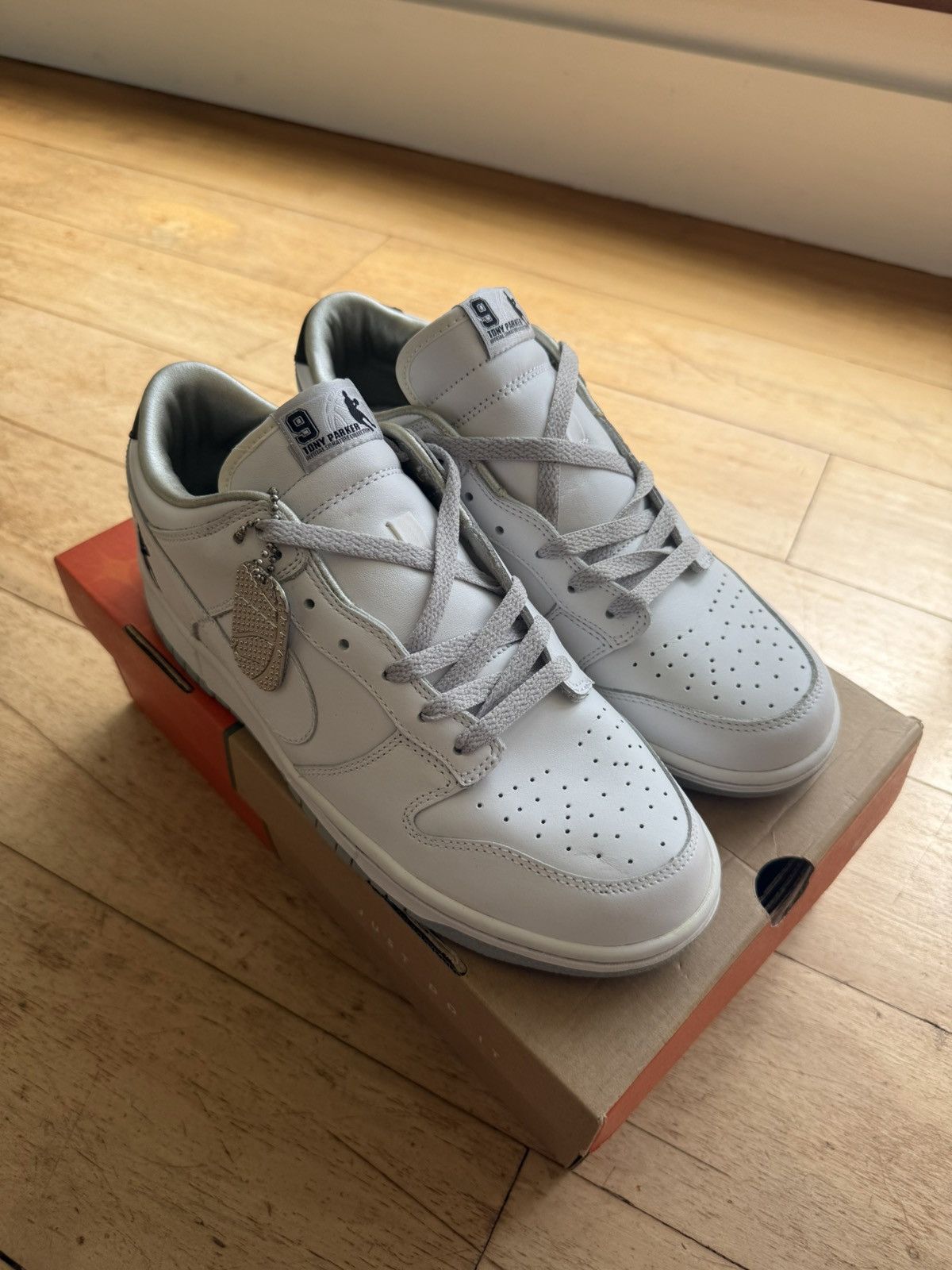 Nike Nike Dunk 2004 Tony Parker Player Exclusive Size US 8.5 / EU 41-42 - 5 Thumbnail