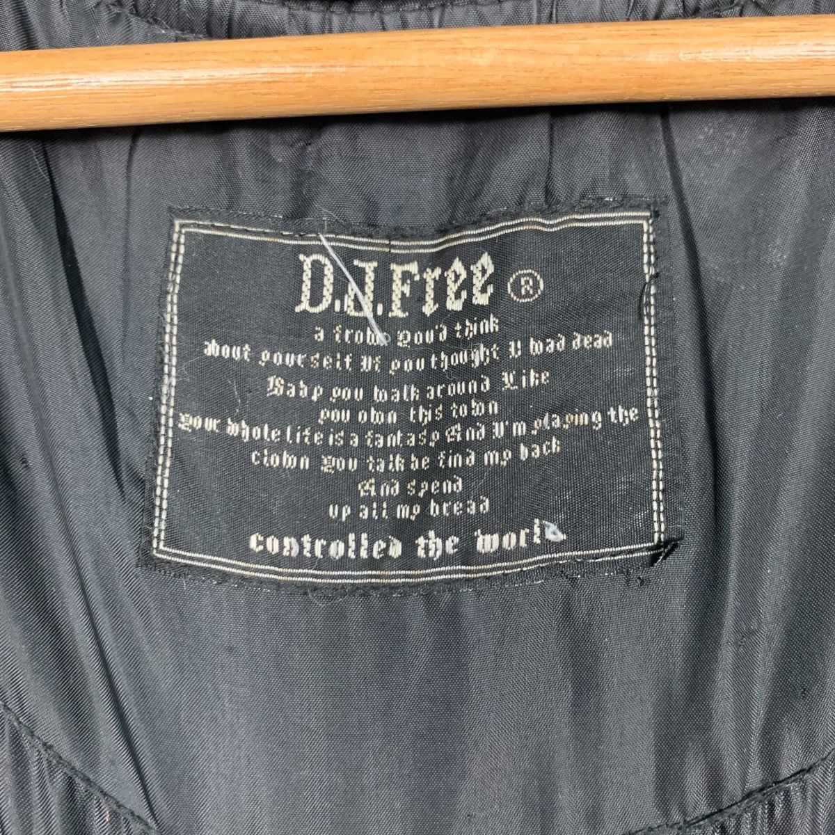 Japanese Brand DJ FREE Big Logo Lightweight Puffer Jacket #2349-C105 Size US L / EU 52-54 / 3 - 17 Thumbnail