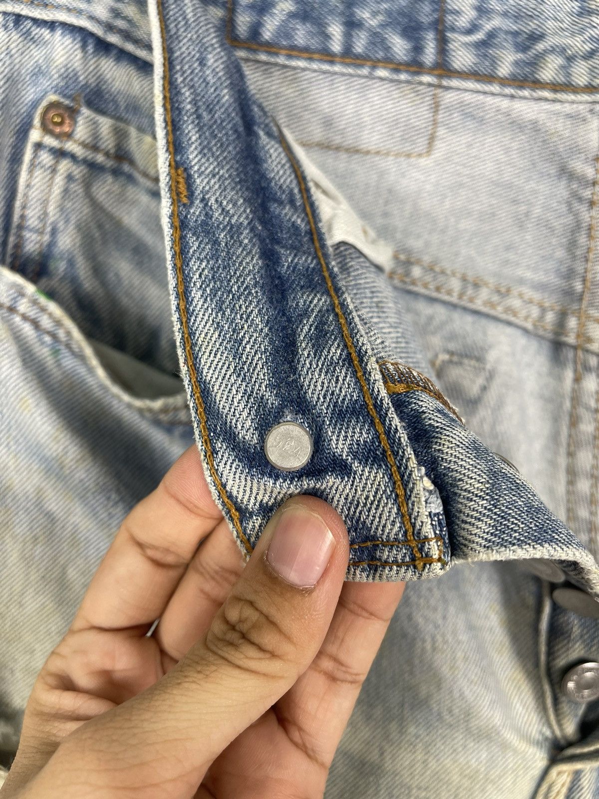 Levi's Levis Kurt Cobain Grunge Ripped Jean Button Fly Size US 30 / EU 46 - 14 Thumbnail