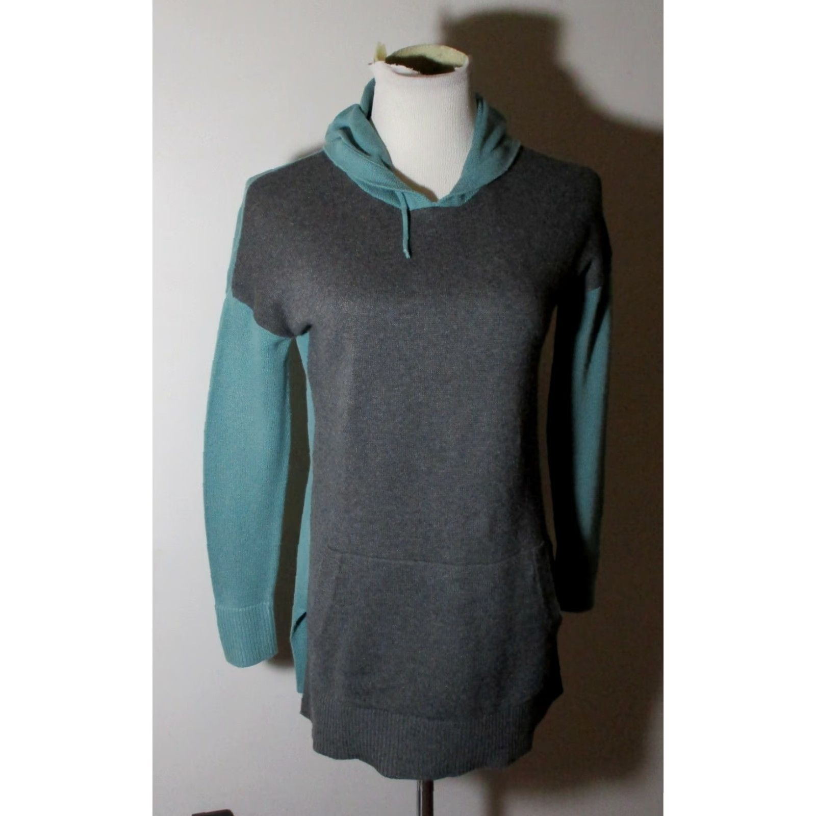 Banana Republic Banana Republic Gray Green Hooded Sweater Size XS Size XS / US 0-2 / IT 36-38 - 2 Thumbnail