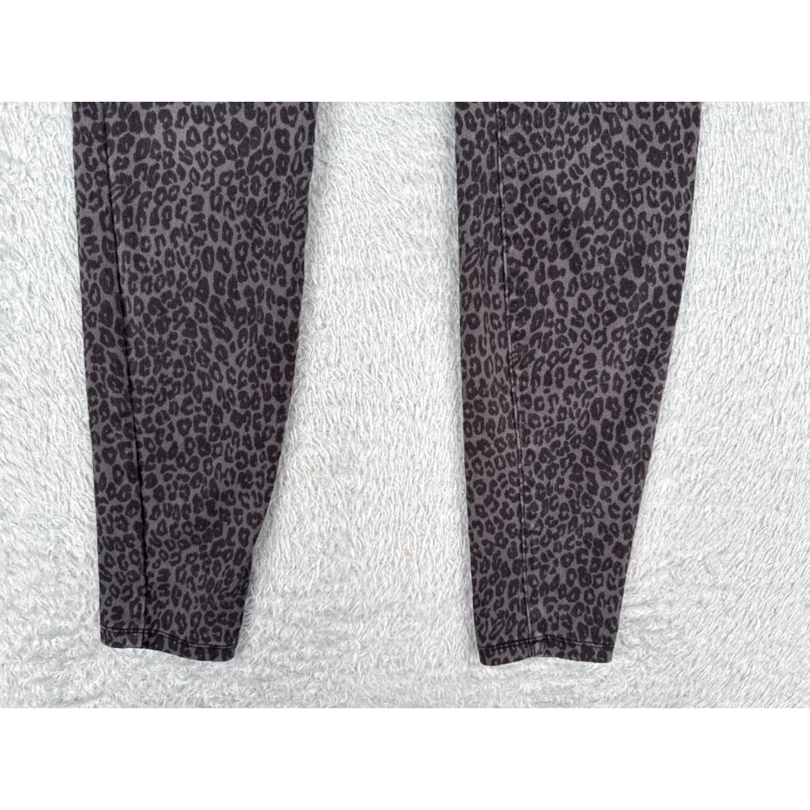 Vintage Time And Tru Jeans Women Small Gray Leopard Print Pull-On Tapered Skinny Size 28" / US 6 / IT 42 - 2 Thumbnail