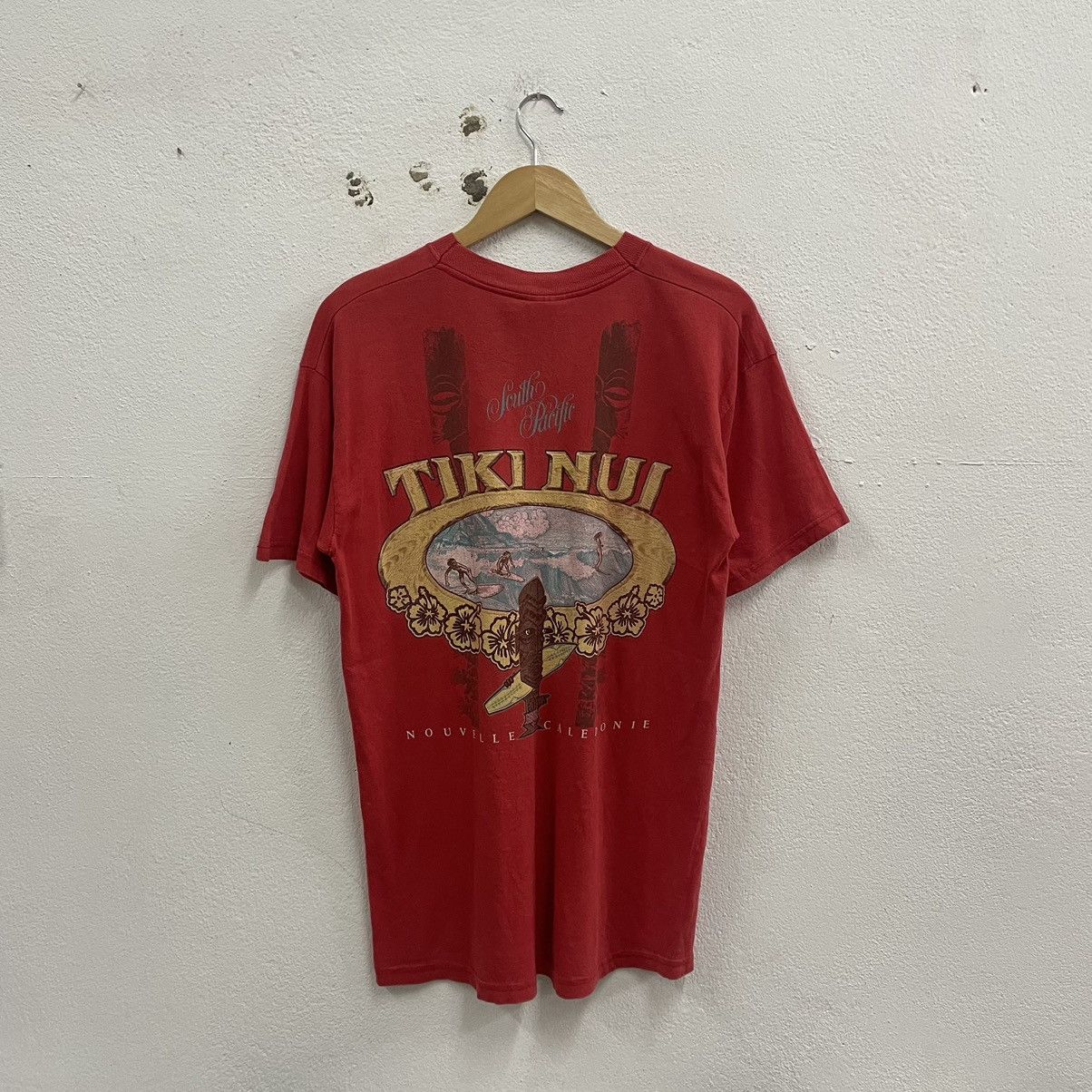 Vintage 🔥Vintage 90s Tiki Nui South Pacific Big Logo Surf Skate Tee Size US M / EU 48-50 / 2 - 1 Thumbnail