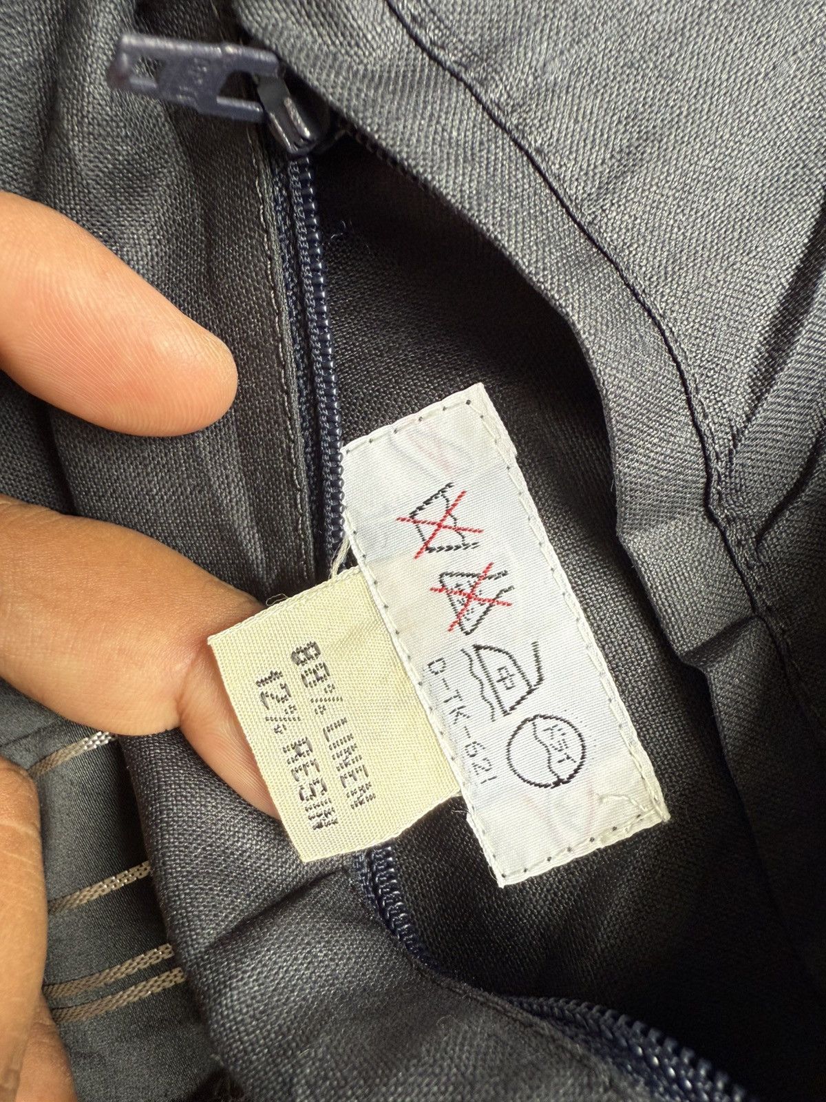 Alfred Dunhill VINTAGE ALFRED DUNHILL LIGHT JACKET MADE IN PORTUGAL NAVY Size US L / EU 52-54 / 3 - 8 Thumbnail
