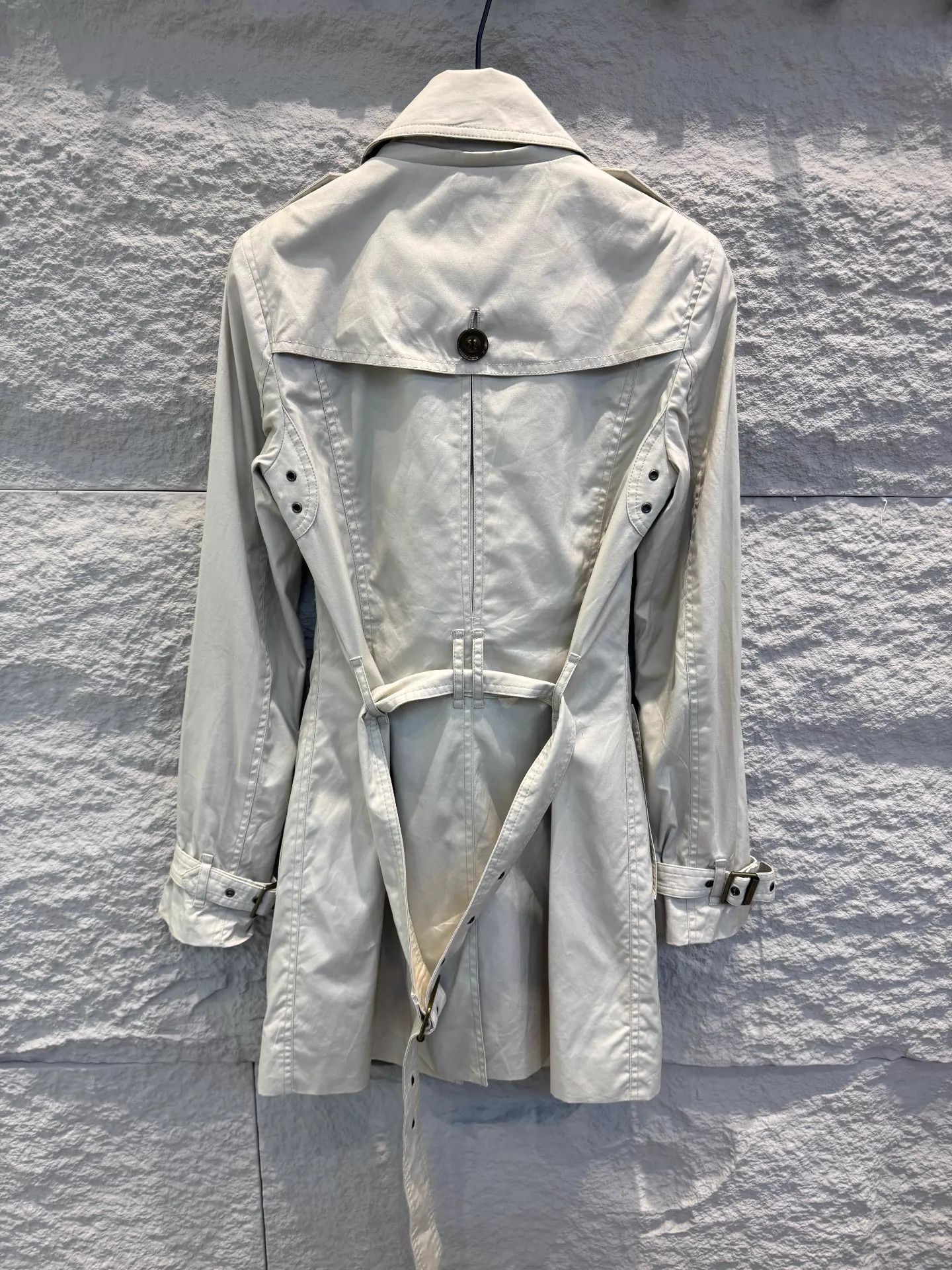 Burberry Burberry Brit Khaki Trench UK4 Double-Breasted Size XS / US 0-2 / IT 36-38 - 4 Thumbnail