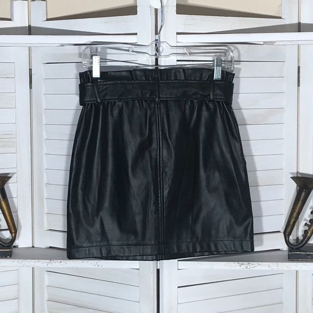 Vintage black mini skirt Y2K vegan leather belted with pockets Sz S Size 28" / US 6 / IT 42 - 2 Thumbnail