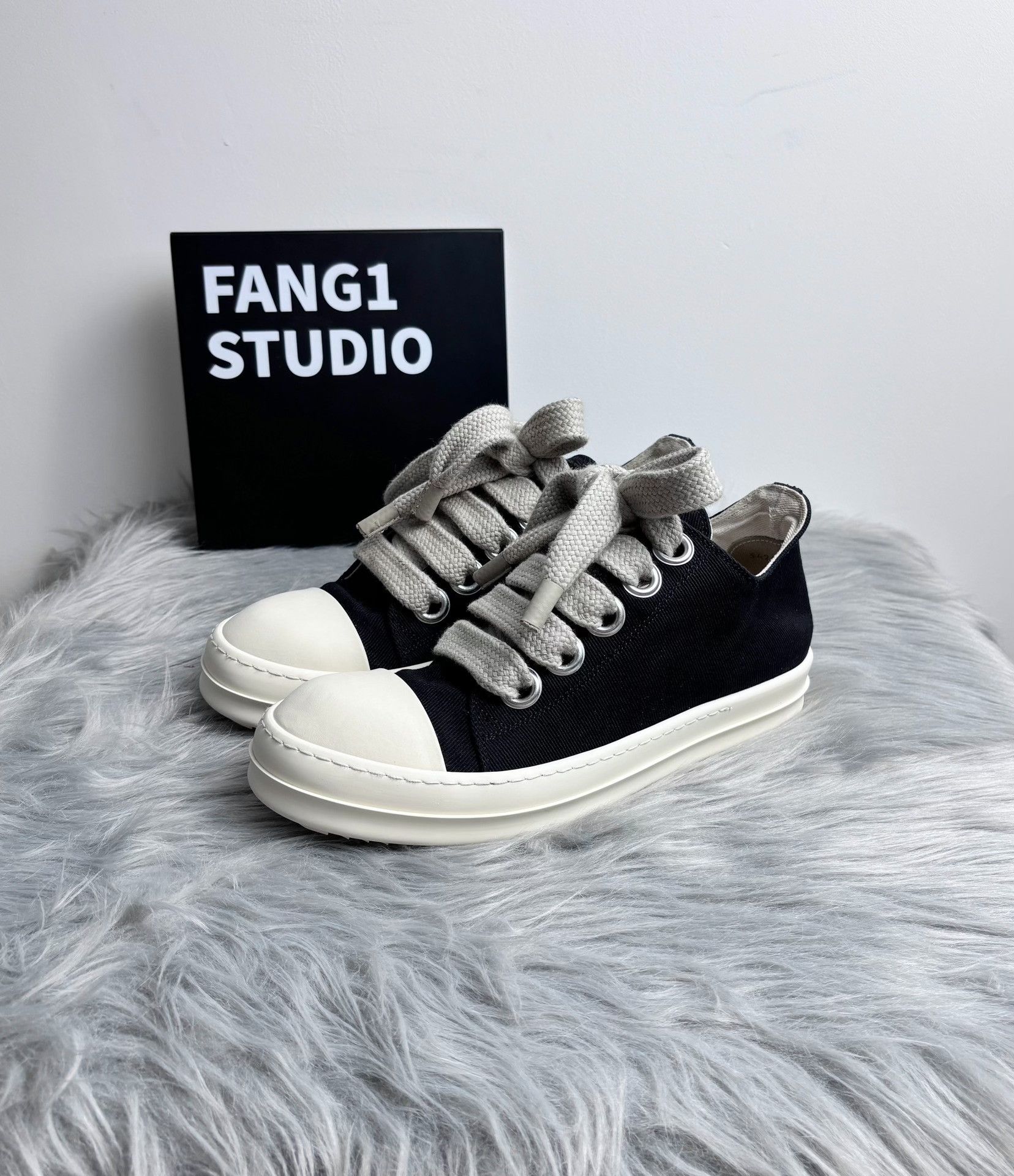 Rick Owens Rick Owens Lowtop Sneakers 8.5 Men Size US 8.5 / EU 41-42 - 1 Thumbnail