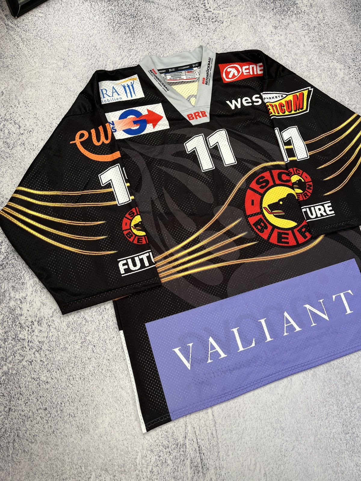 NHL SC Bern Switzerland Ice Hockey Jersey #11 CCM NHL Rare Size US L / EU 52-54 / 3 - 2 Thumbnail