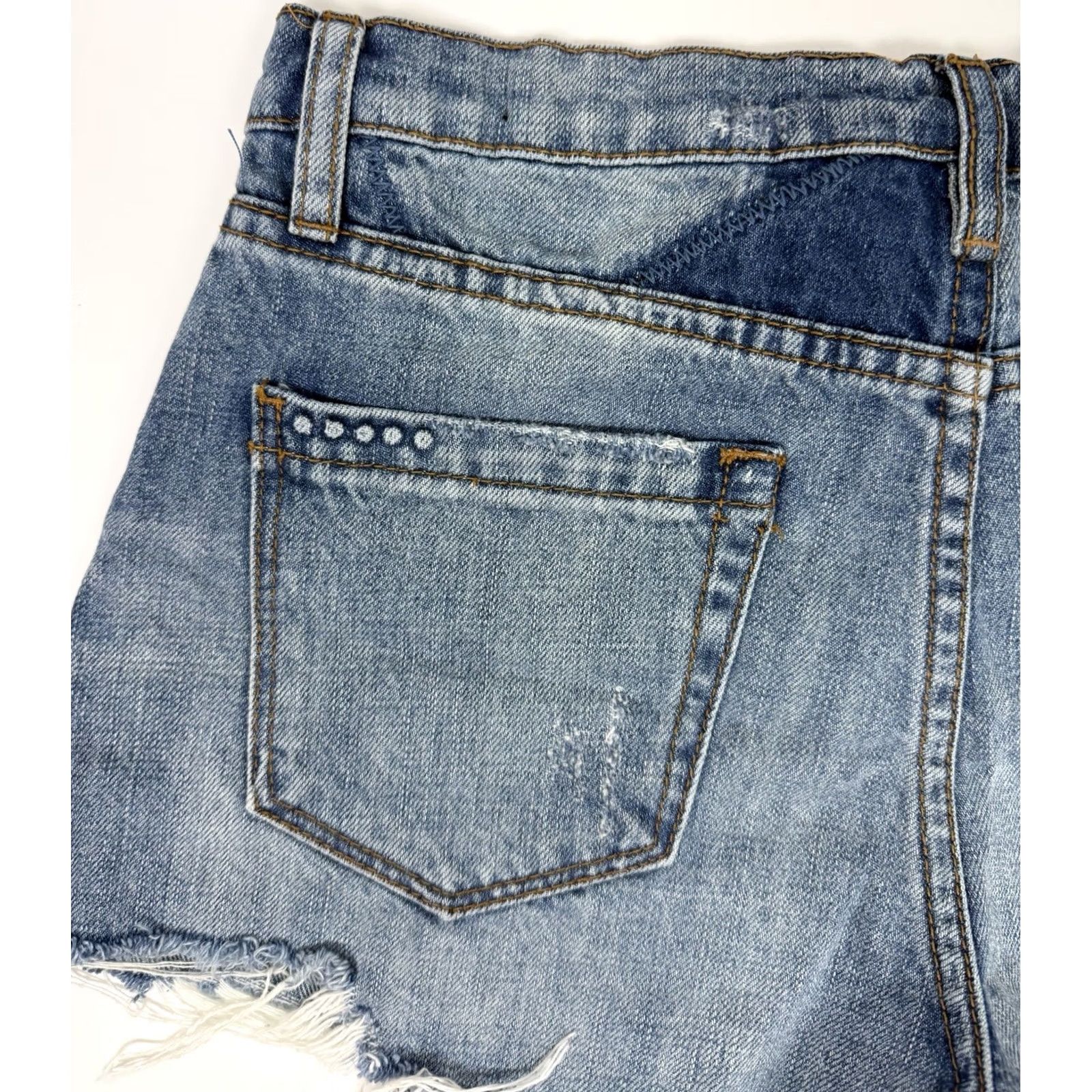 Vintage BLANKNYC Shorts Womens 26 Denim Cut-Off Shorts Patchwork Distressed Booty Short Shirt? Size 26" / US 2 / IT 38 - 7 Thumbnail