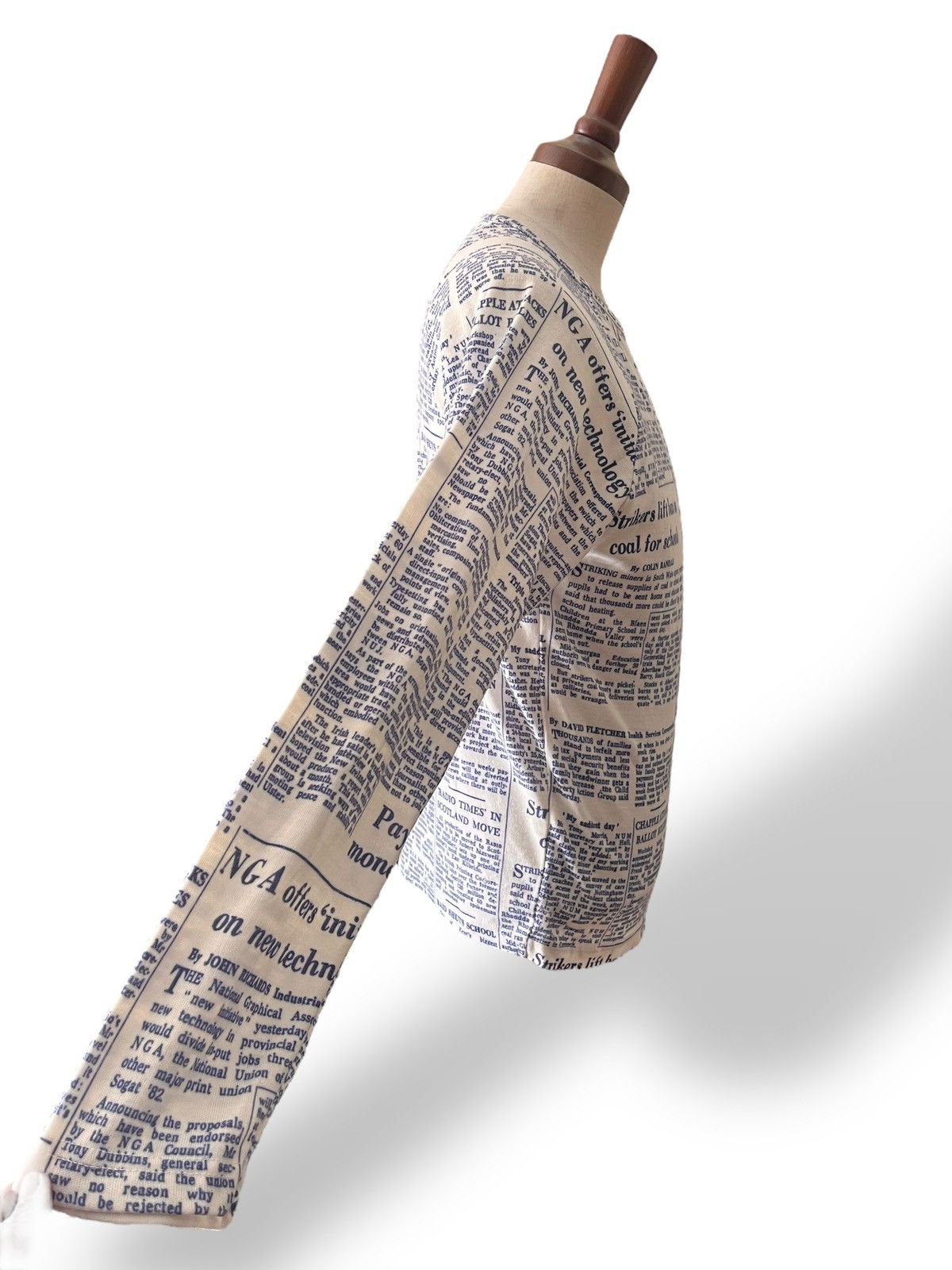 Japanese Brand C & A Full Print Newspaper Longsleeve Shirt Size US M / EU 48-50 / 2 - 6 Thumbnail
