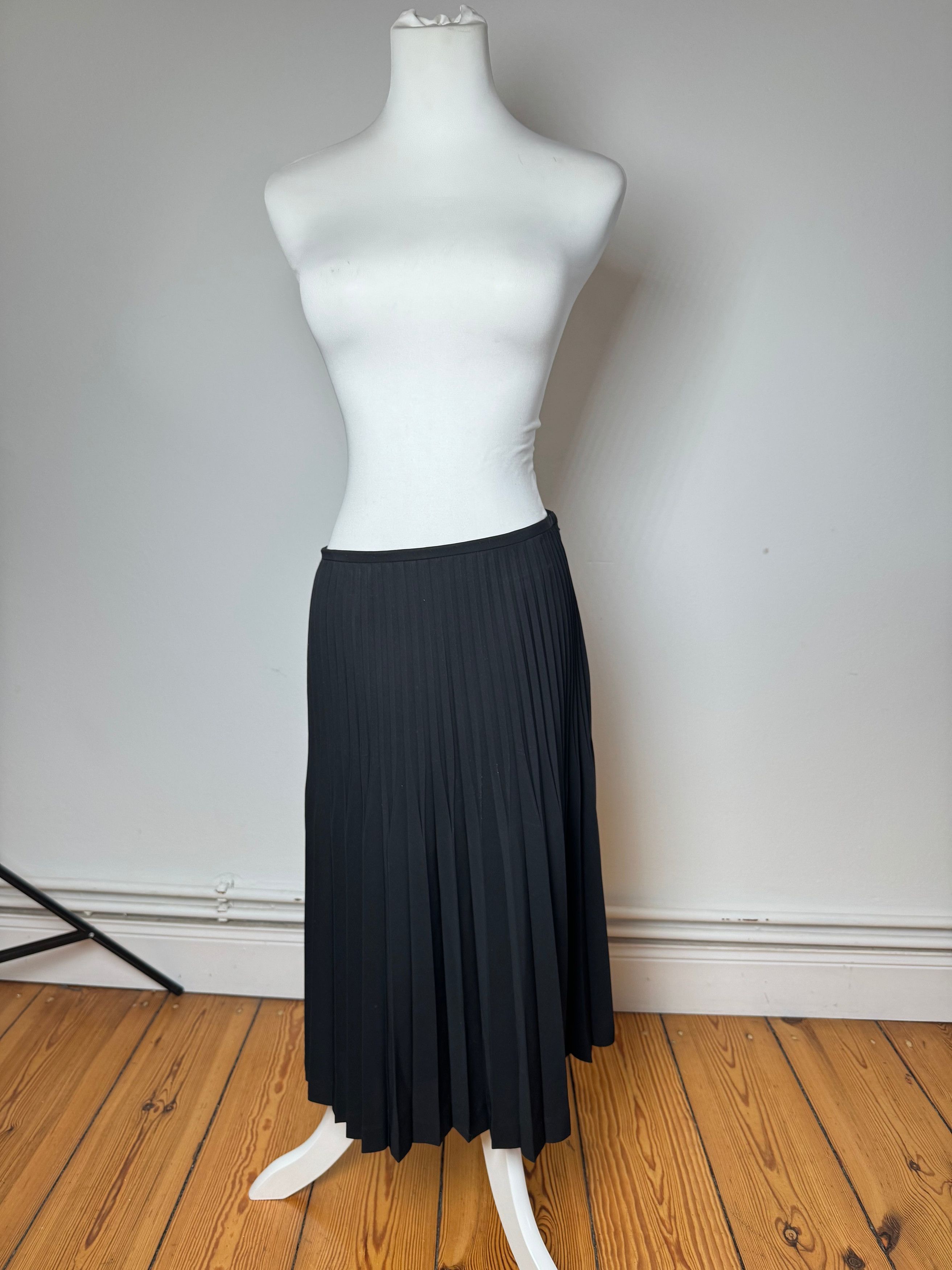 Givenchy Vintage Plissee Skirt 36/S black Size 27" / US 4 / IT 40 - 1 Thumbnail