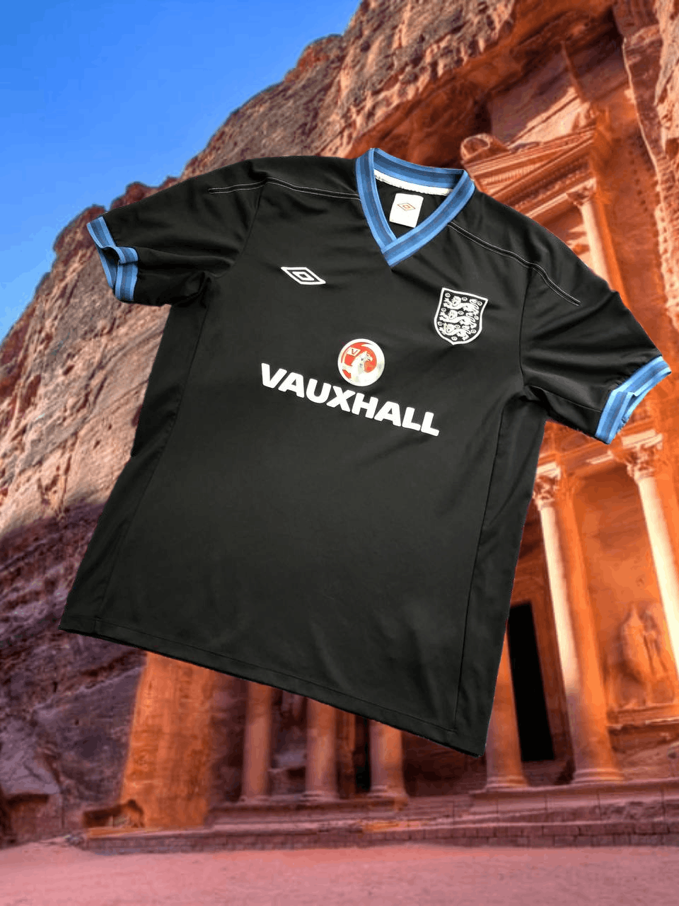 Umbro T-Shirt Umbro Football England big logo Jerseys Y2K Vintage Size US XL / EU 56 / 4 - 1 Thumbnail
