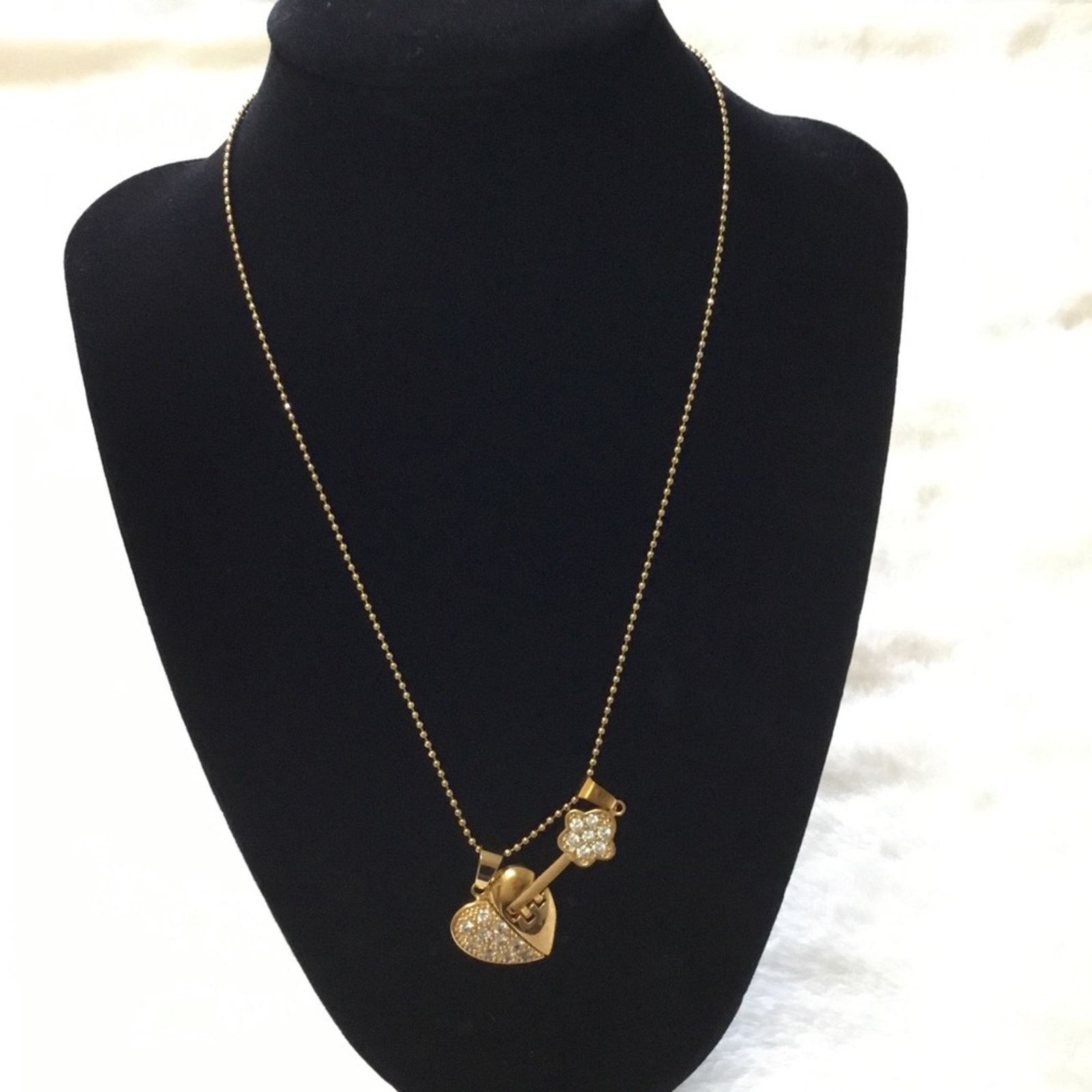 Other Crystal Gold Keychain w/ Heart Necklace Size ONE SIZE - 5 Thumbnail