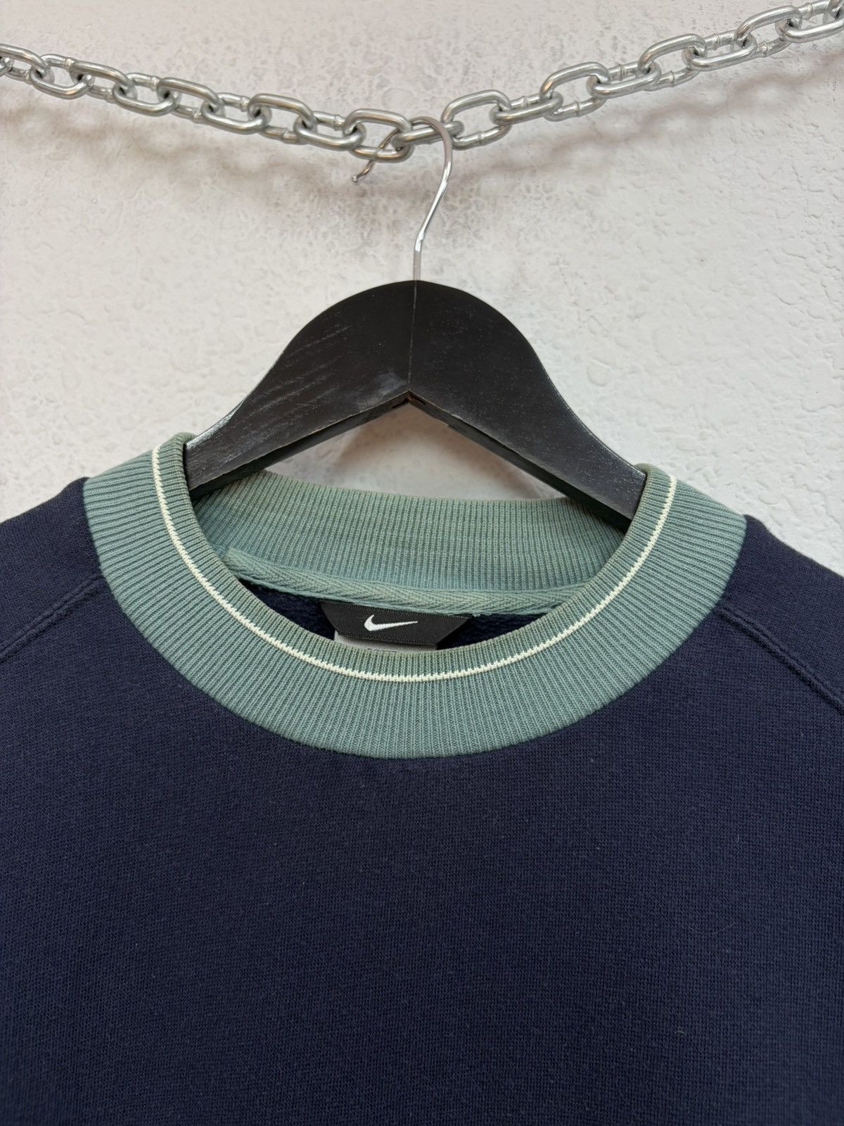 Nike Vintage y2k Nike Sweatshirt Centre Embroidered Swoosh Logo Size US M / EU 48-50 / 2 - 13 Thumbnail