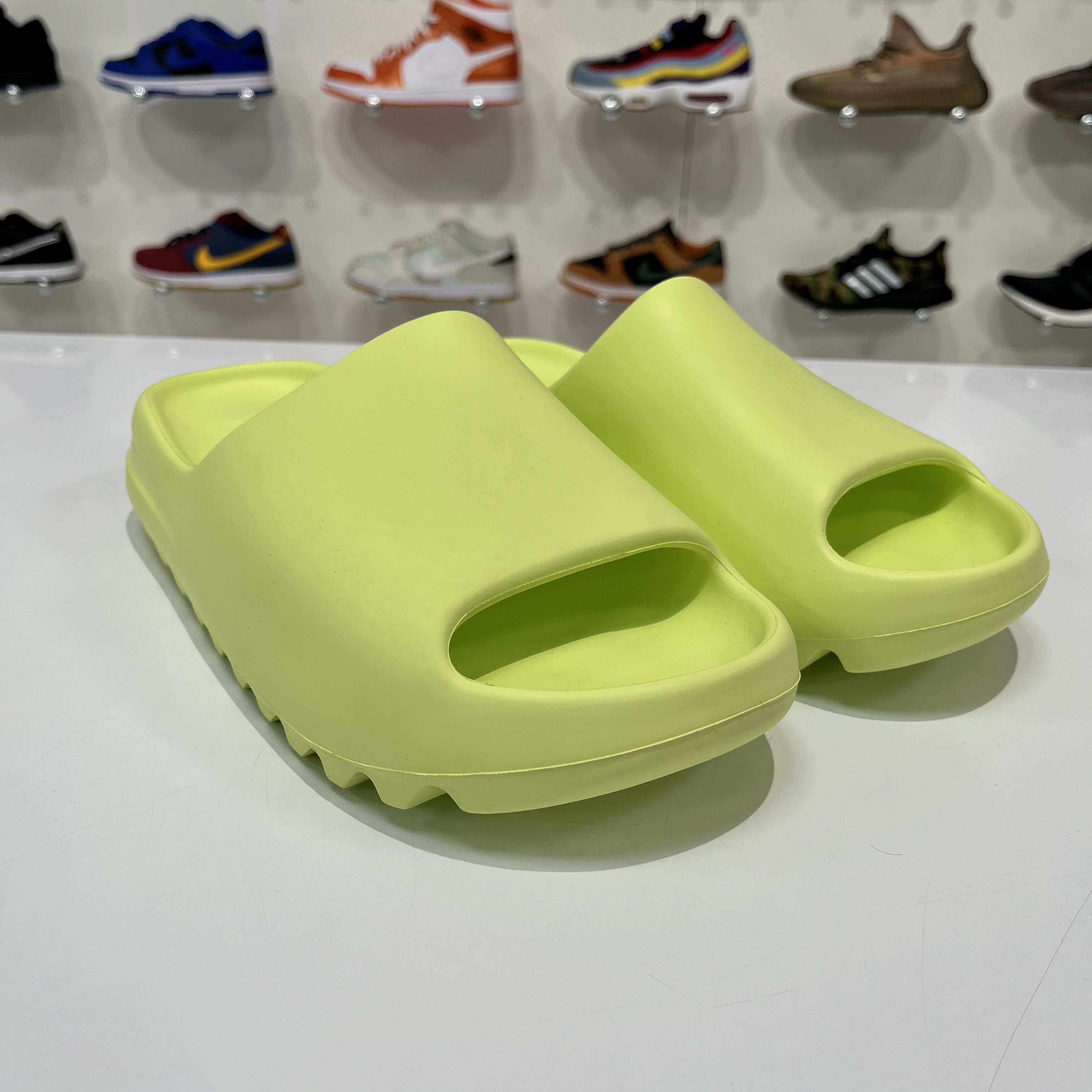 Adidas Adidas Yeezy Slide Glow Green Size US 9 / EU 42 - 8 Thumbnail
