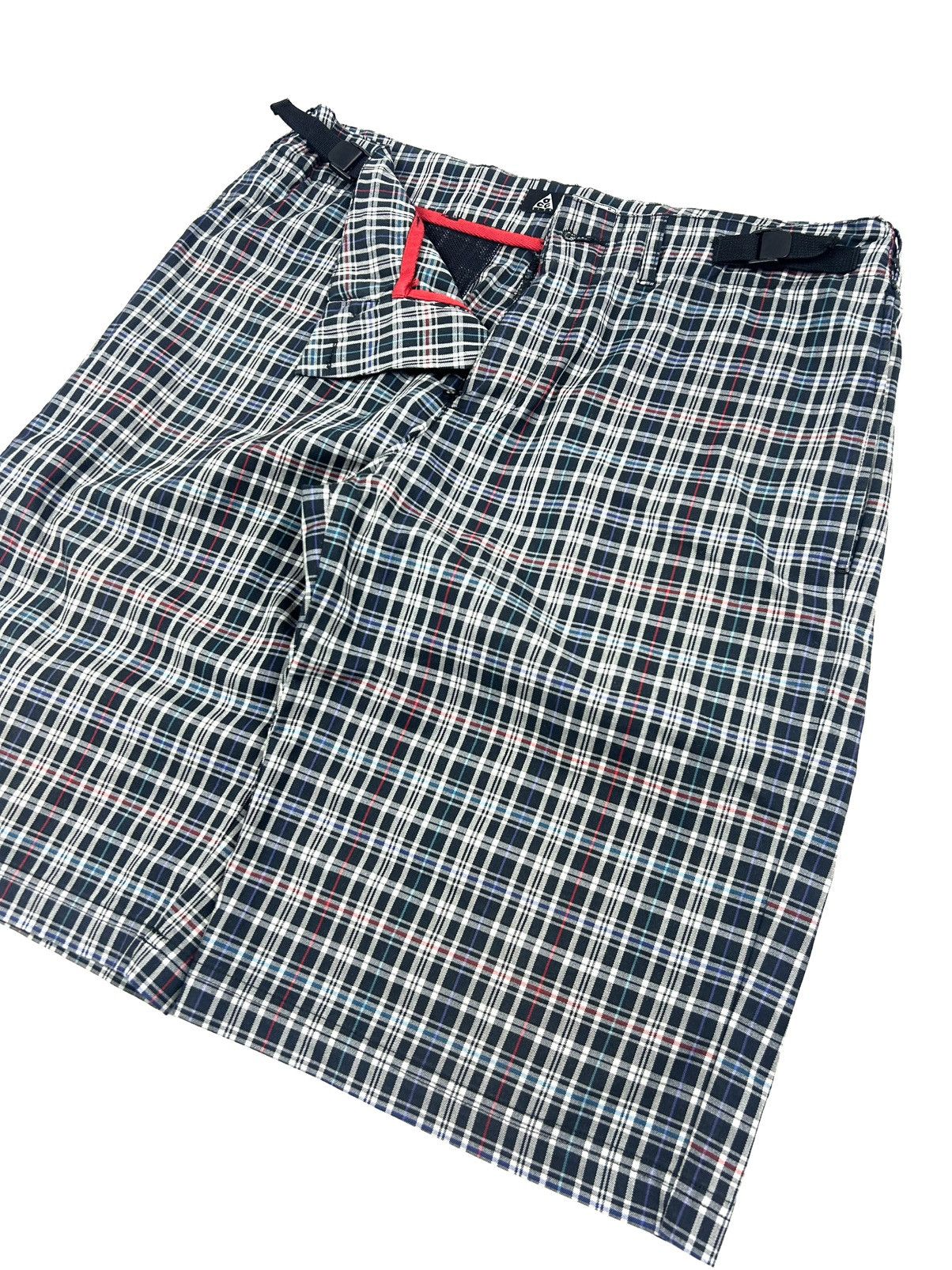 Nike ACG Vintage Nike ACG Plaid Cargo Shorts Size M Outdoor Y2k Size US 32 / EU 48 - 7 Thumbnail