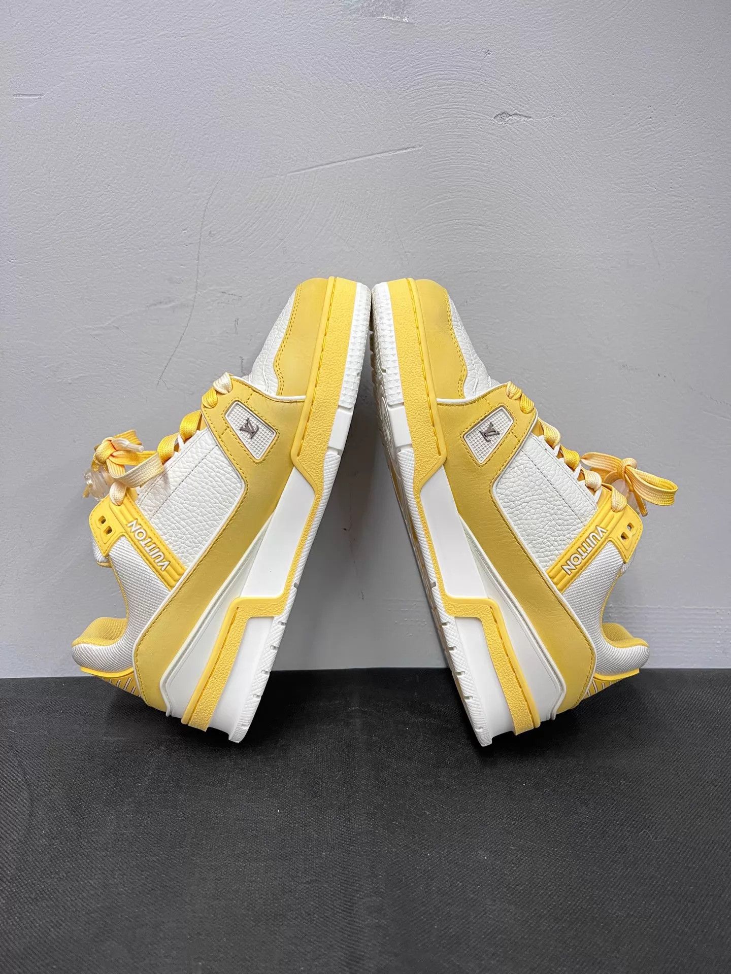 Louis Vuitton LV Trainer White & Yellow Leather EU 38 Good Condition Size US 7.5 / IT 37.5 - 5 Thumbnail