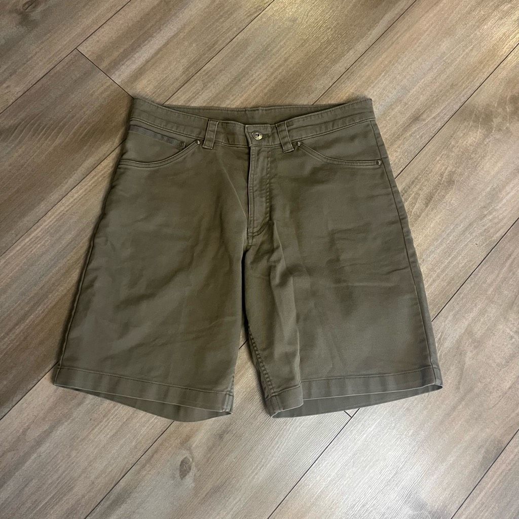 The North Face North Face Grey/Green Athletic Casual Shorts Men 32 Size US 32 / EU 48 - 1 Thumbnail