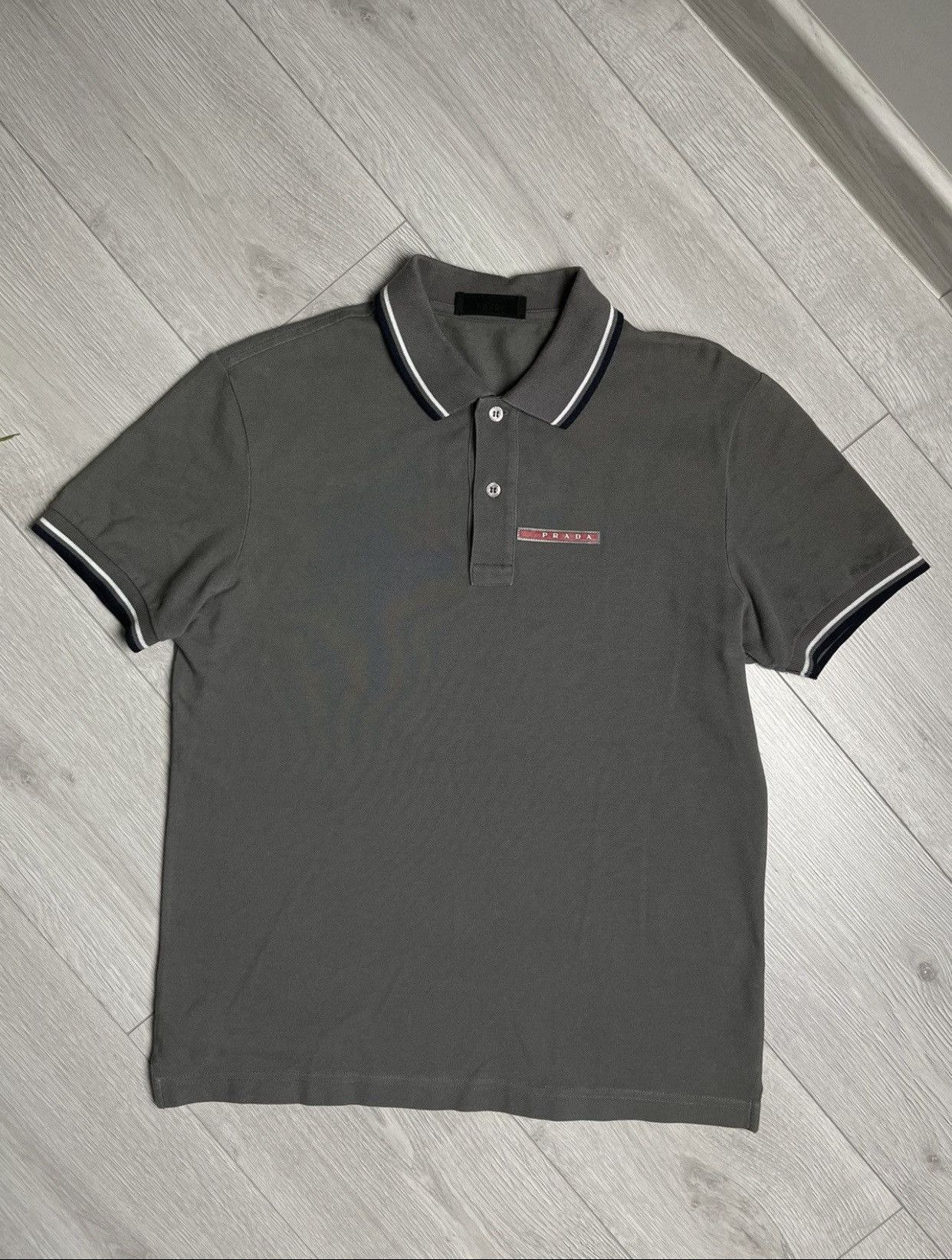 Prada Prada Red Tab Grey Polo Shirt Size US S / EU 44-46 / 1 - 3 Thumbnail