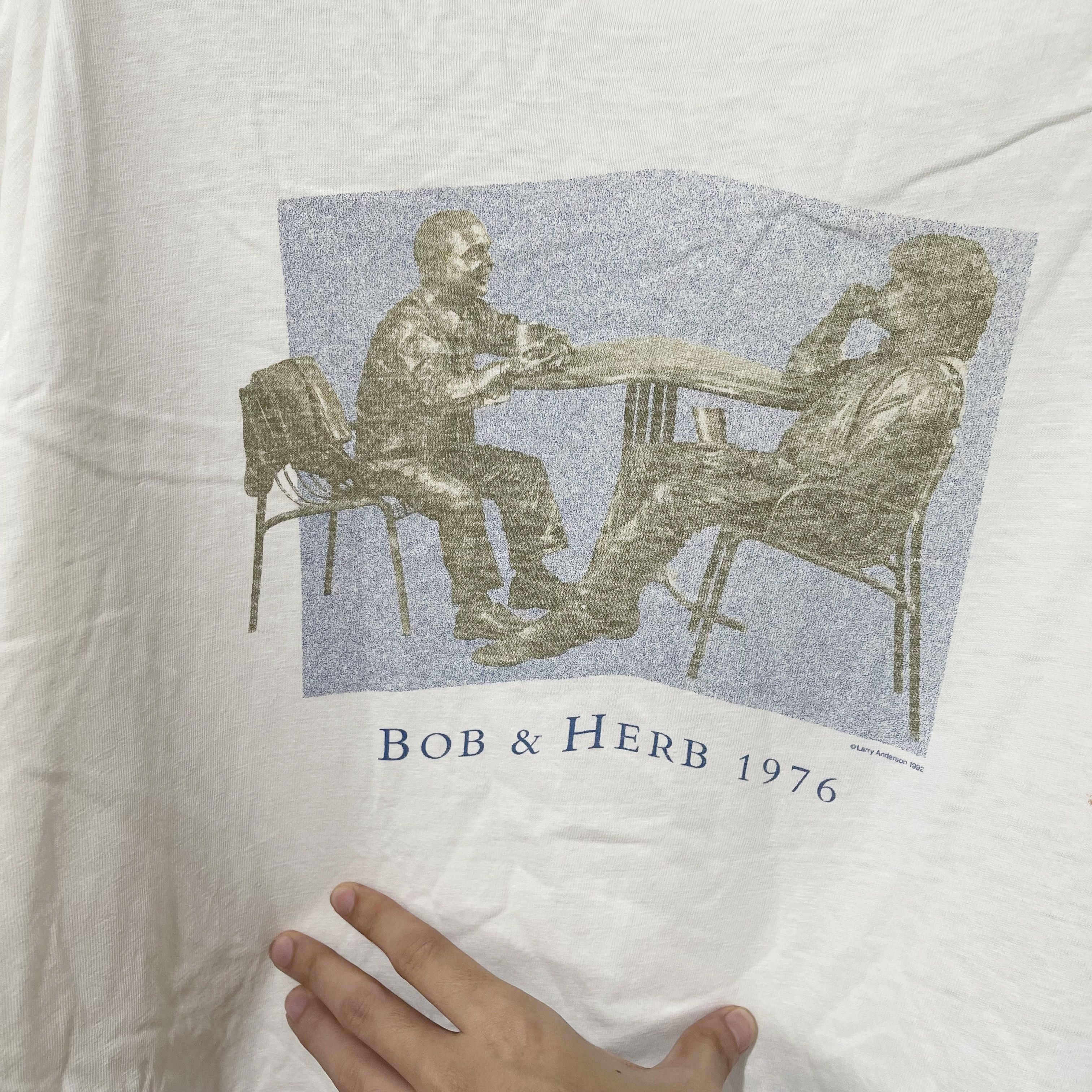 Vintage Vintage 90s Bob & Herb Gene History Shirt Size US XL / EU 56 / 4 - 2 Thumbnail