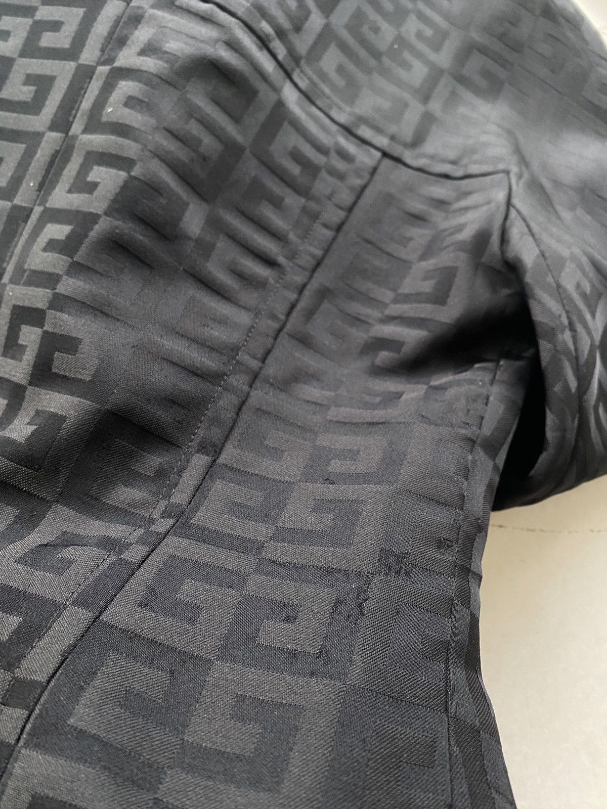 Givenchy Givenchy Vintage Zip Up Monogram Jacket Size S / US 4 / IT 40 - 16 Thumbnail
