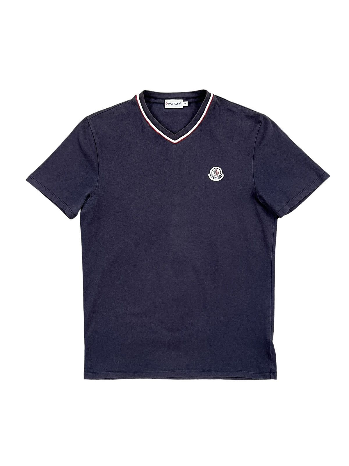 Moncler Moncler Chest Logo Vneck Tshirt Size US S / EU 44-46 / 1 - 1 Thumbnail