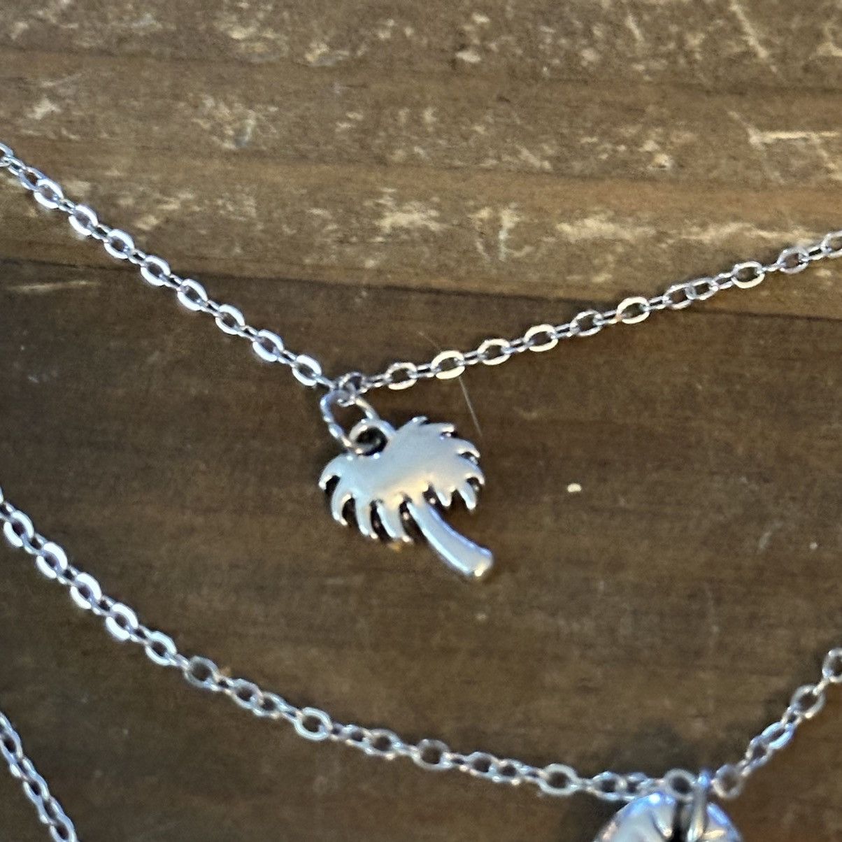 Other Silver tone triple strand seashell and palm trees necklace Size ONE SIZE - 6 Thumbnail