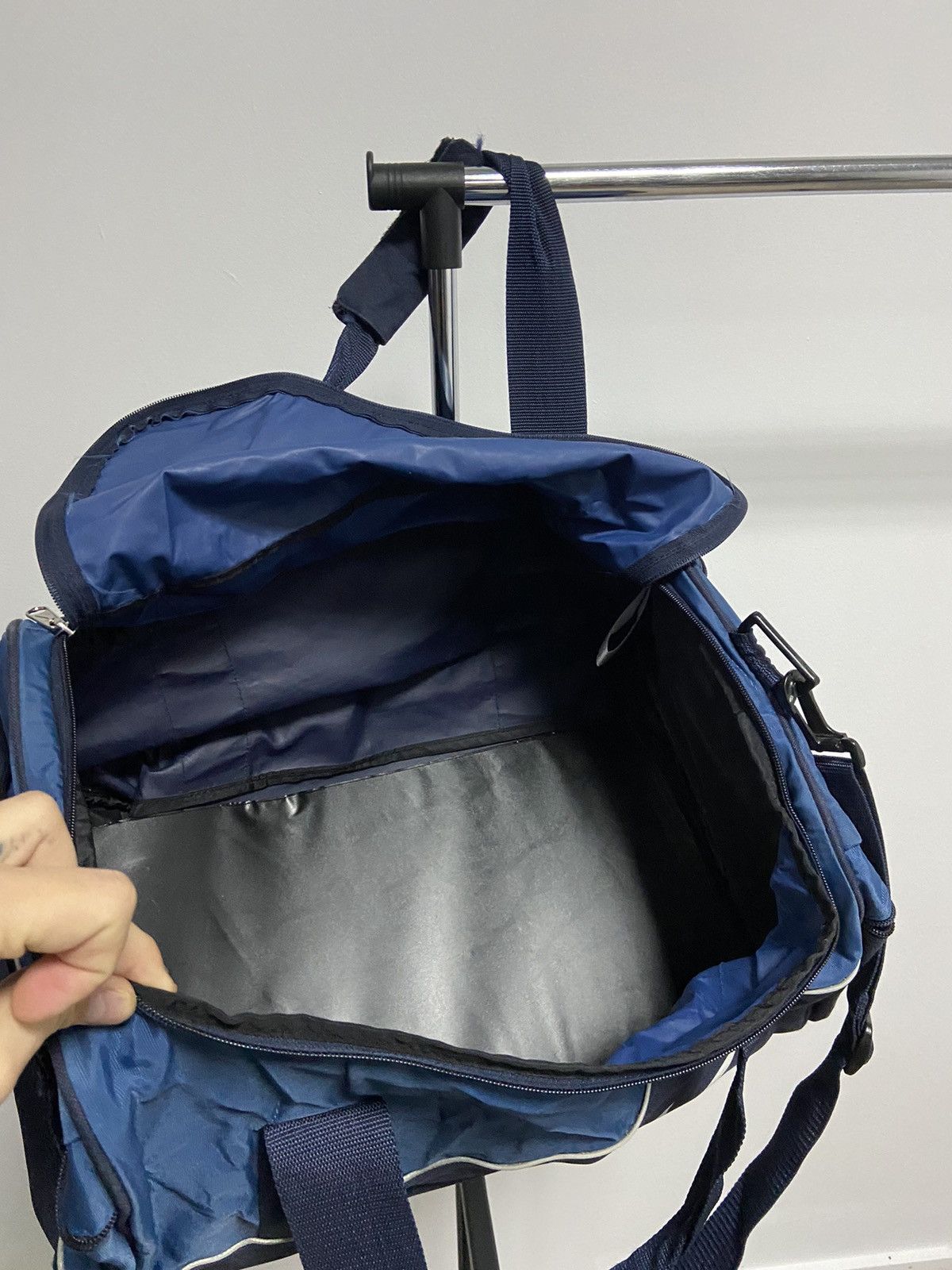Nike × Vintage Nike Bag sport shoulder Vintage Big swoosh 90s Style Size ONE SIZE - 4 Thumbnail