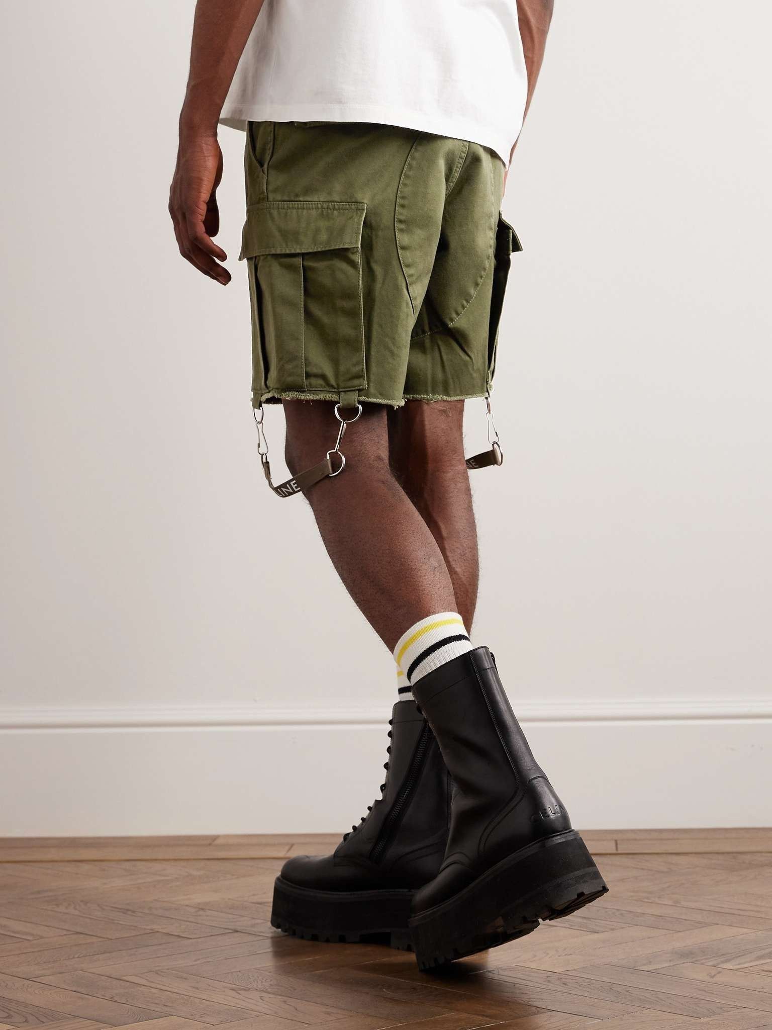 Celine o1w1db10525 2Z3834 Short in Military Green Size US 34 / EU 50 - 4 Thumbnail