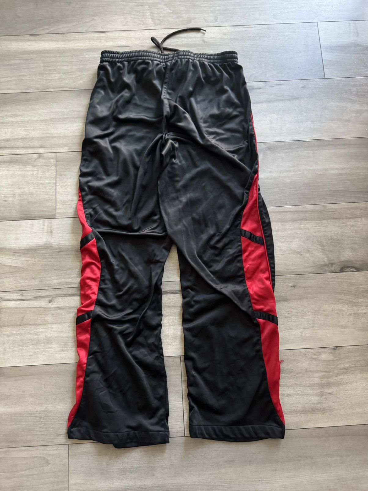 Vintage Cool red striped gym sweats Size US 32 / EU 48 - 2 Thumbnail