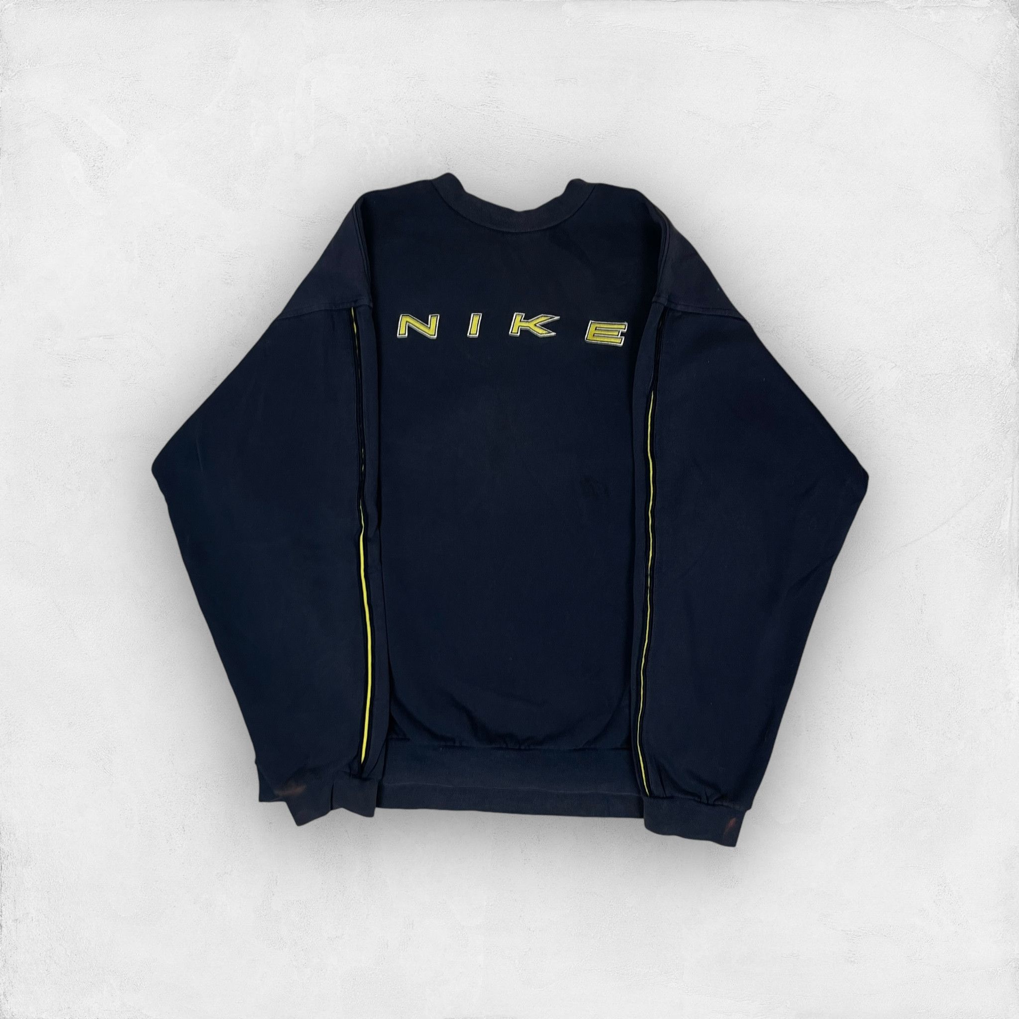 Nike × Vintage VTG Nike Men's Navy Spellout Crew Neck Pullover Sweatshirt L Size US L / EU 52-54 / 3 - 1 Thumbnail