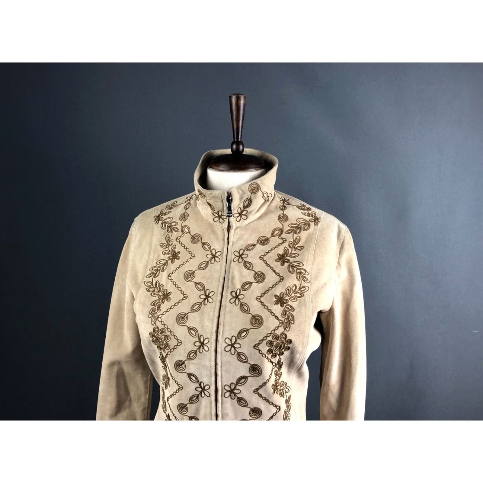 Vintage Ferre Leather Beige Skirt Suit Women Size S - Floral Velour Jacket & Skirt Set, 2 Piece, Lined, Full Zip, Single-Breasted, Vintage No, US Buyer Note! Size 28" / US 6 / IT 42 - 4 Thumbnail