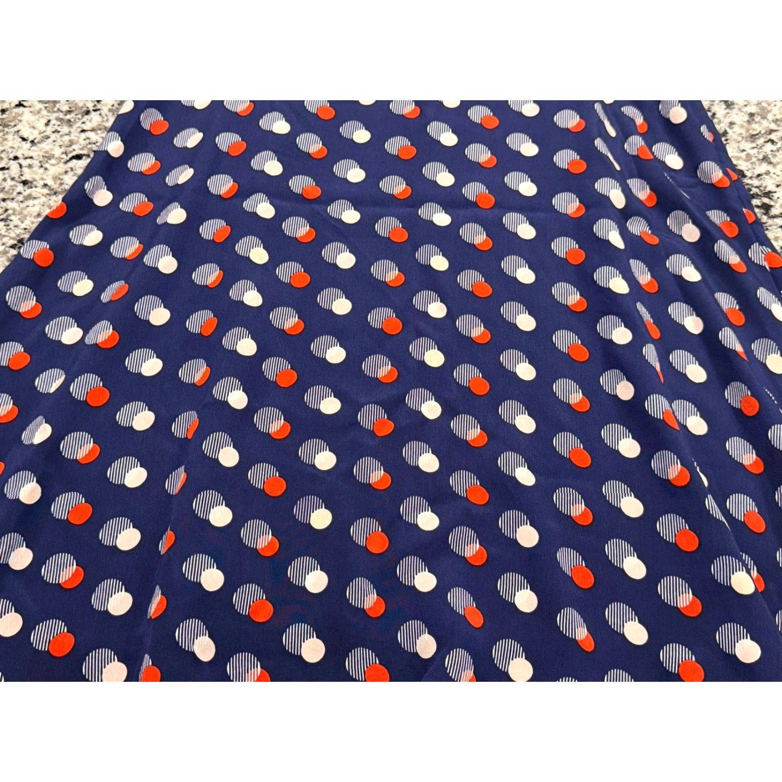 Vintage VINTAGE Kate Spade Women’s Skirt Mini Short Winter Seaside 100% Silk Polka Dot Sz 4 Size 27" / US 4 / IT 40 - 5 Thumbnail