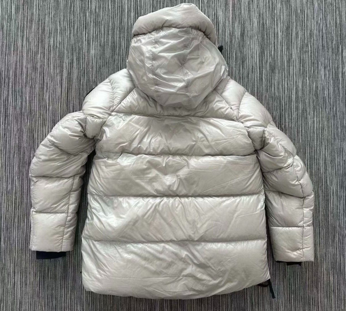 Canada Goose Canada Goose Gray Silver Hooded Down Jacket Size US M / EU 48-50 / 2 - 2 Thumbnail