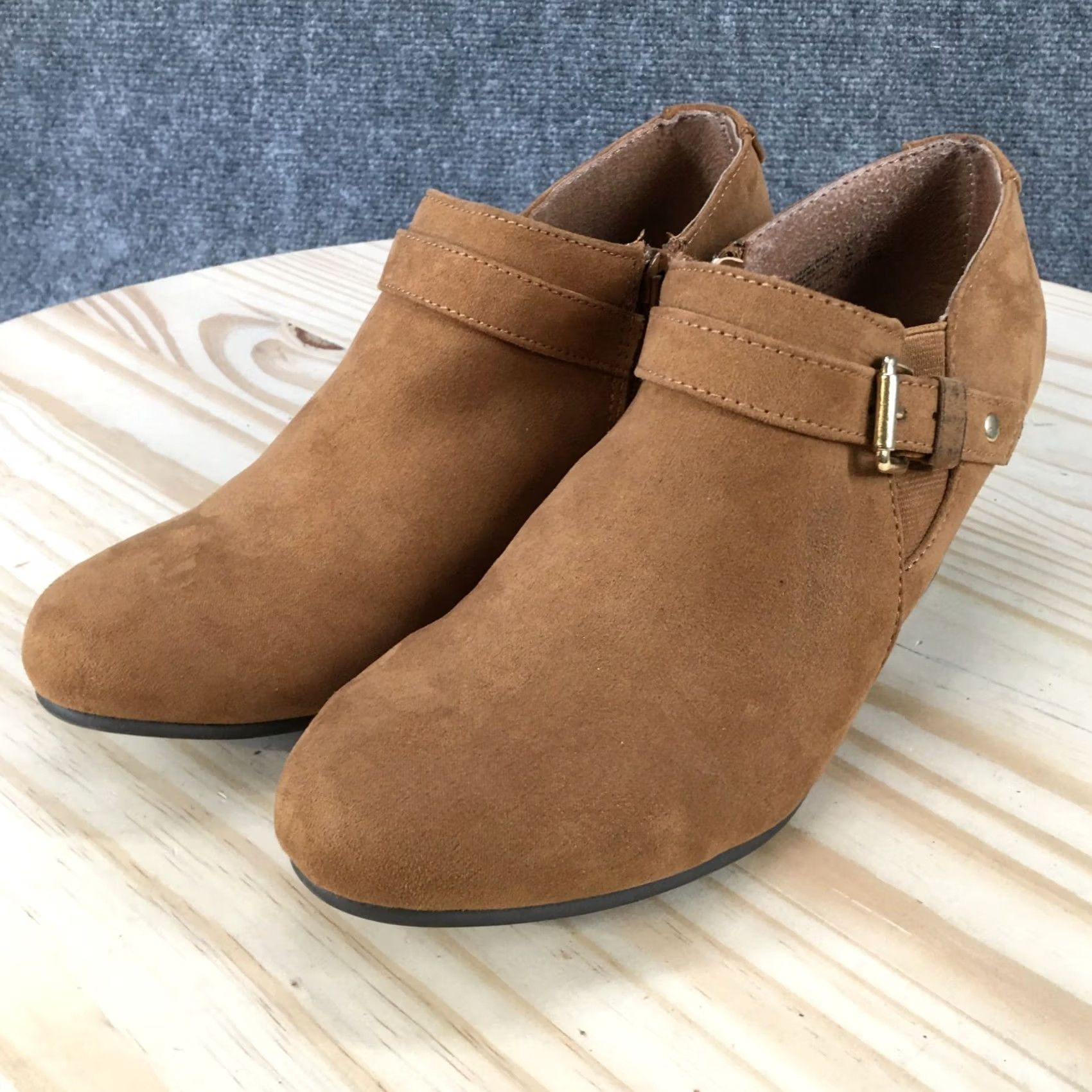 American Eagle Outfitters American Eagle Bootie Womens 7.5 Brown Ankle Heel Casual Fashion Style Shoes Size US 8 / IT 38 - 7 Thumbnail