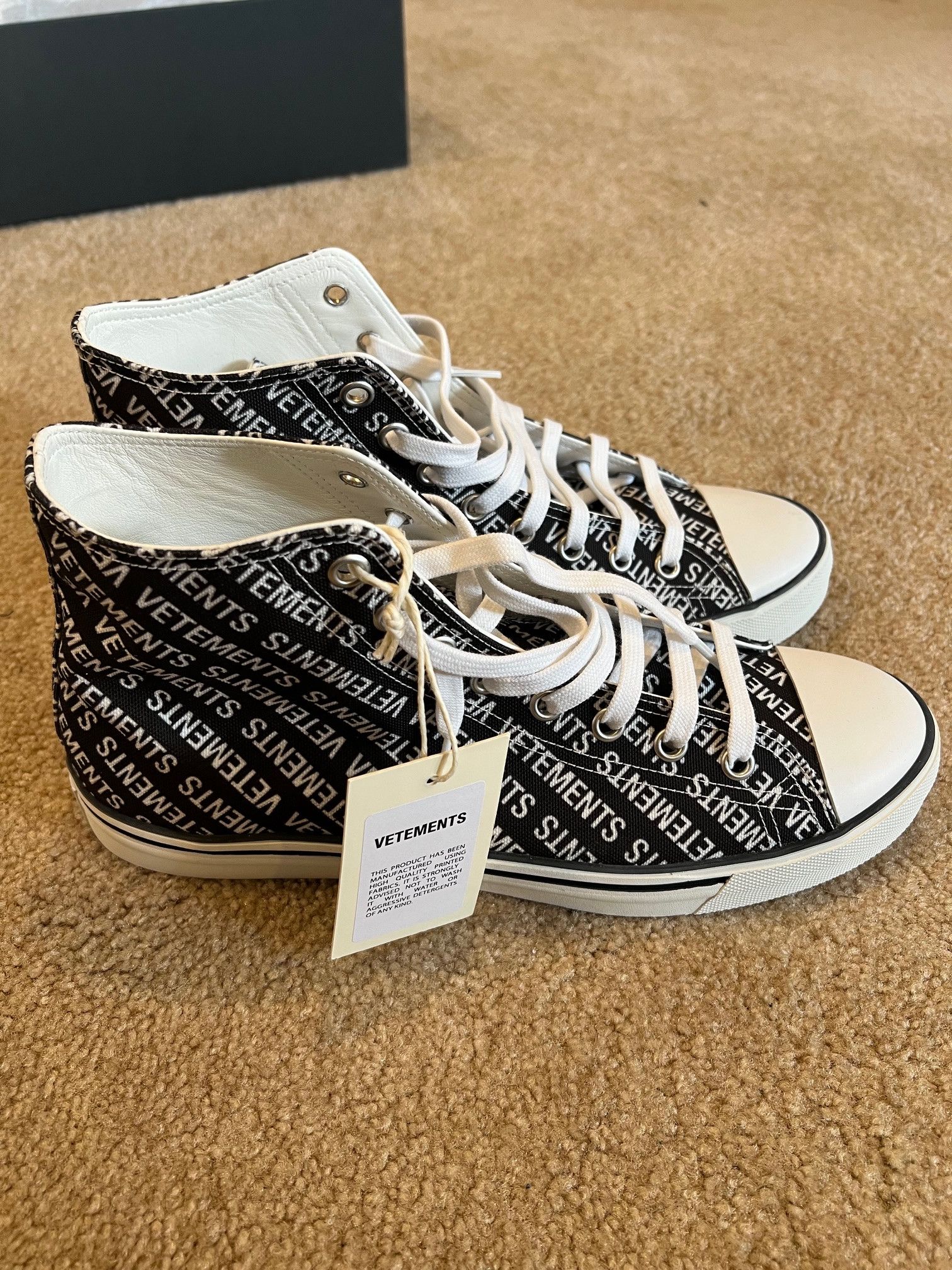 Vetements Vetements Printed Canvas Sneakers Size US 11 / EU 44 - 6 Thumbnail