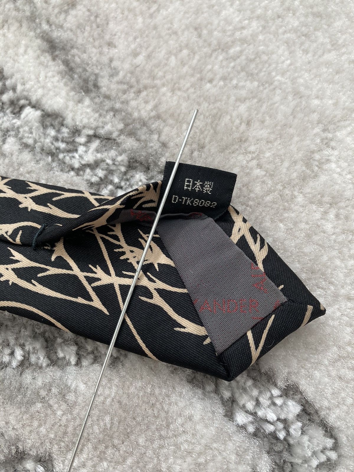 Alexander McQueen S/S 1996 “The Hunger” Silk Thorn Necktie Size ONE SIZE - 9 Thumbnail