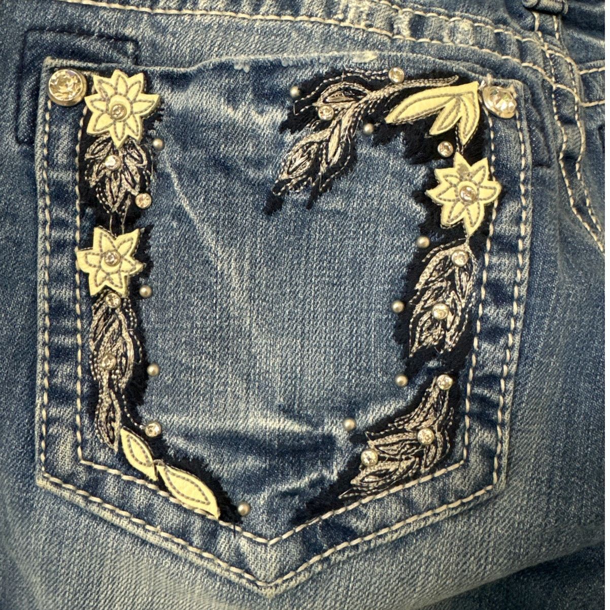 Miss Me Miss Me Jeans 29, JP5446B Cuffed Boot Color MED57B Size 29" - 3 Thumbnail