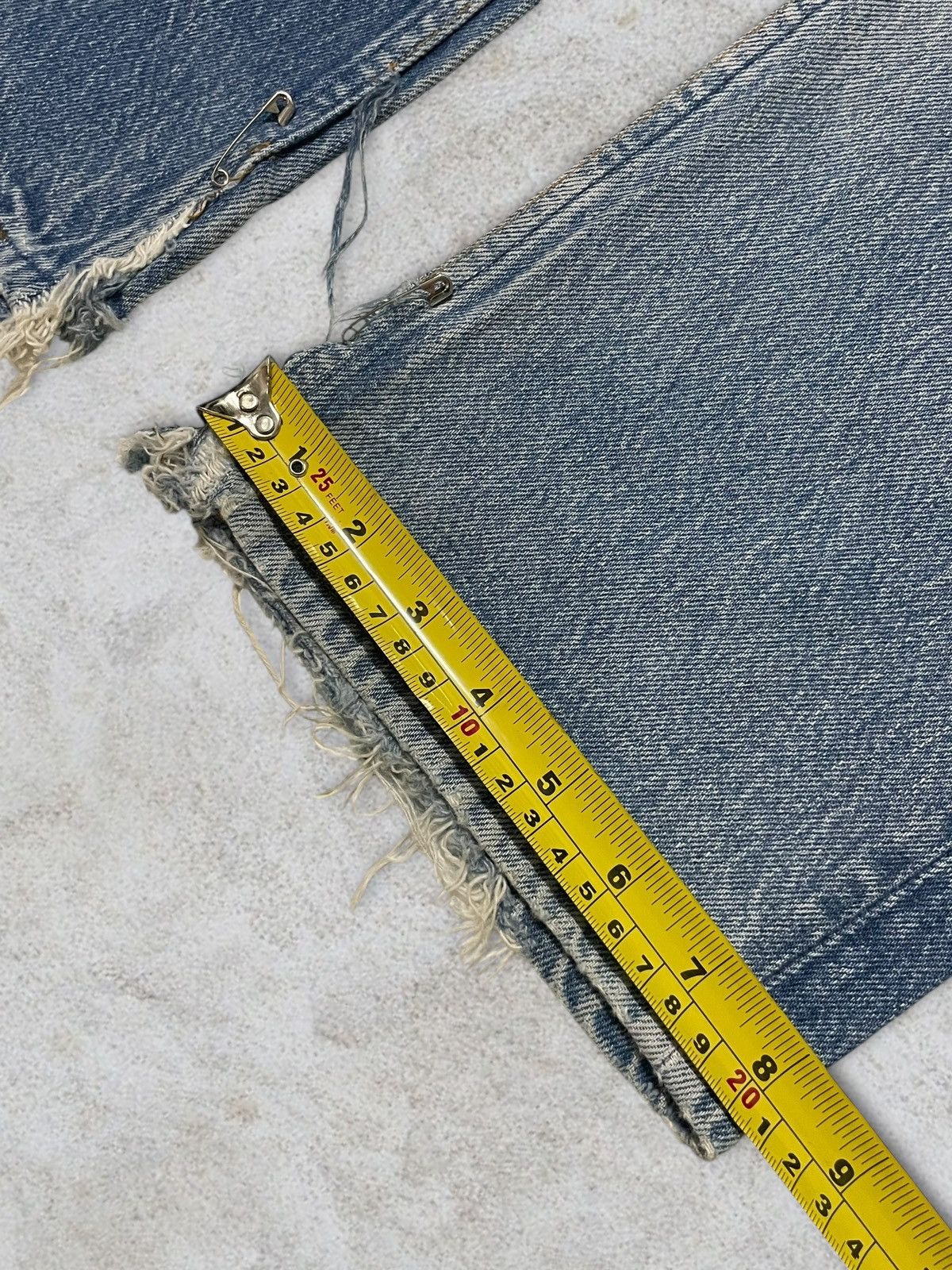 Levi's Vintage Clothing Vintage Levi’s 501 Distressed Washed ButtonFly Straight Jean Size US 31 - 23 Thumbnail
