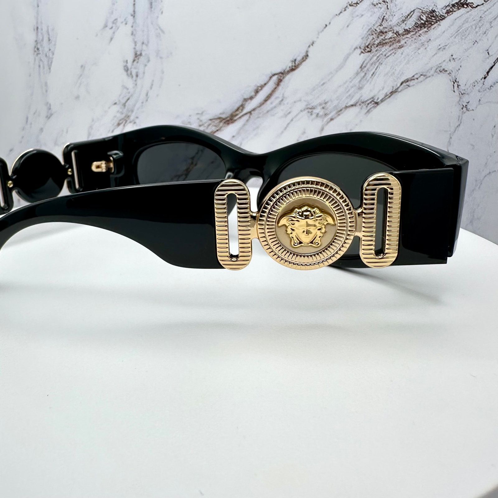 Versace New Versace Sunglasses Black Gold Seen On Sabrina Carpenter Size ONE SIZE - 6 Thumbnail