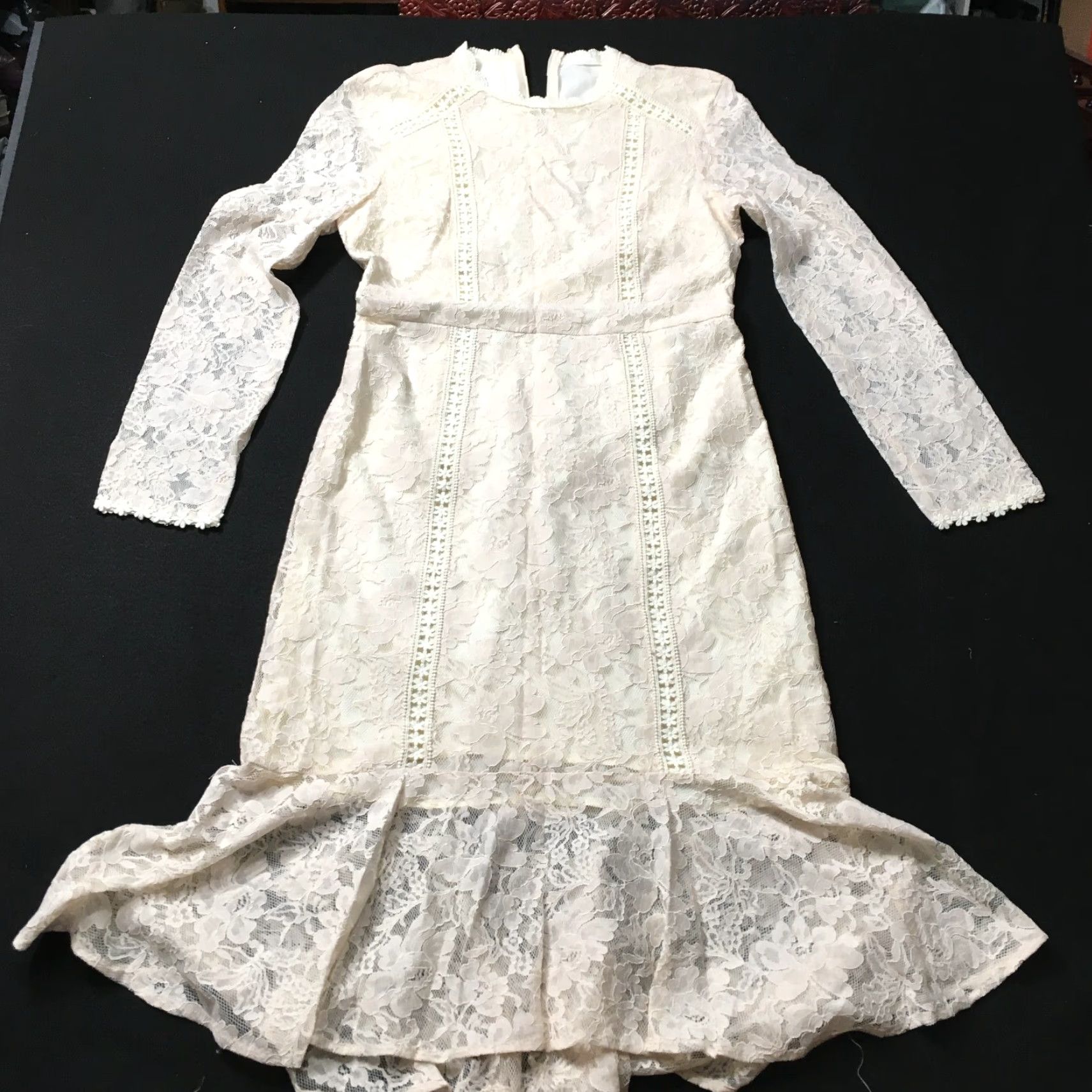 Vintage VINTAGE Trumpet Ivory Cream Lace Illusion Neckline Ivory Bride Cocktail Dress Mermaid Trumpet Silhouette Full-Length Long Sleeve Ivory 80s? Size ONE SIZE - 2 Thumbnail