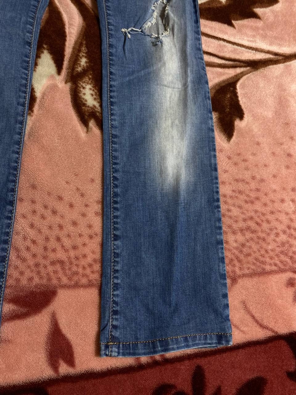 Dsquared2 × Vintage Vintage Dsquared2 Distressed Painted Made in Italy Jeans Size US 27 - 17 Thumbnail