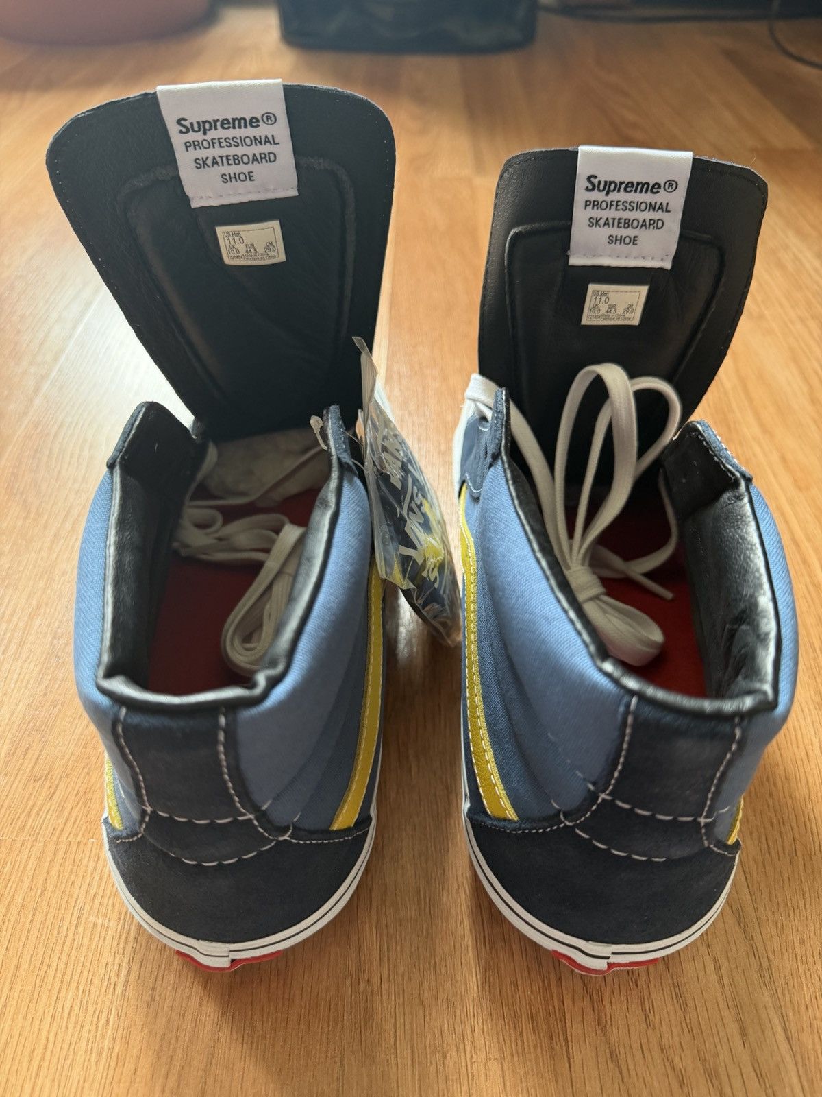Supreme × Vans Vans x Supreme sk8-hi "Fuck The World" Size US 11 / EU 44 - 2 Thumbnail