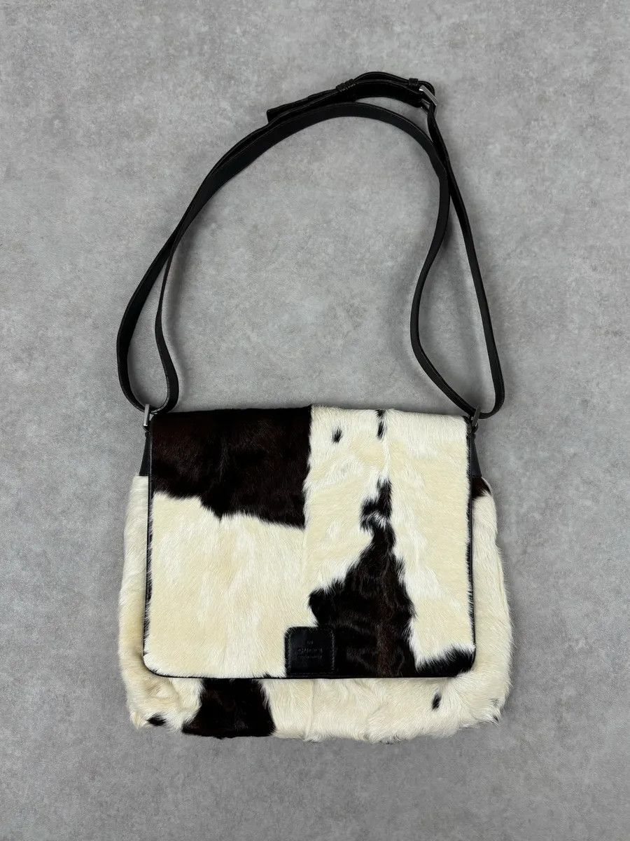 Gucci 2000s Gucci Creamy Fur Cowhide Effect Shoulder Bag Size ONE SIZE - 1 Thumbnail