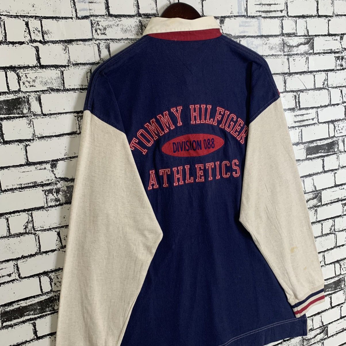 Tommy Hilfiger × Vintage Vintage Tommy Hilfiger Rugby Embroidery Longsleeve PoloShirt Size US L / EU 52-54 / 3 - 8 Thumbnail