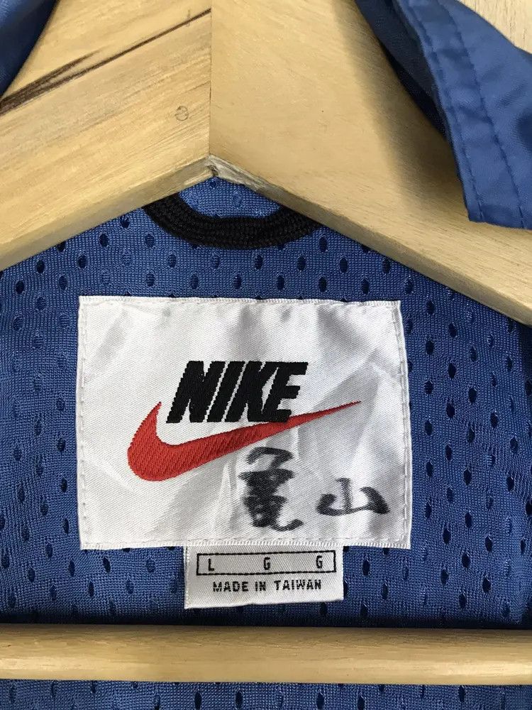 Nike Vintage 90's Nike Swoosh Windbreaker Size US L / EU 52-54 / 3 - 7 Thumbnail