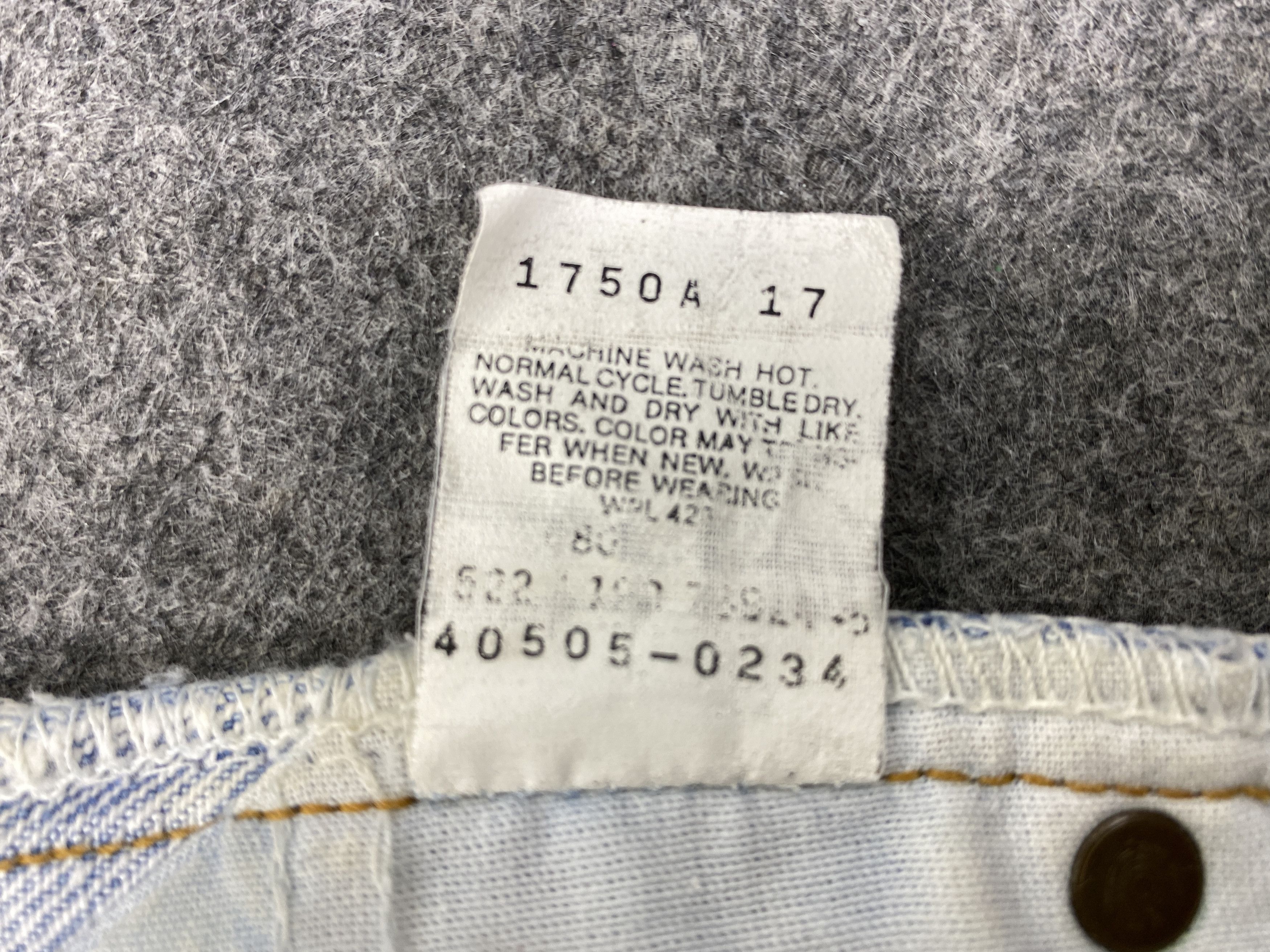 Levi's 90's Light Wash Vintage Levi's 505 USA 31x30 Denim -JN1802 Size US 31 - 9 Thumbnail