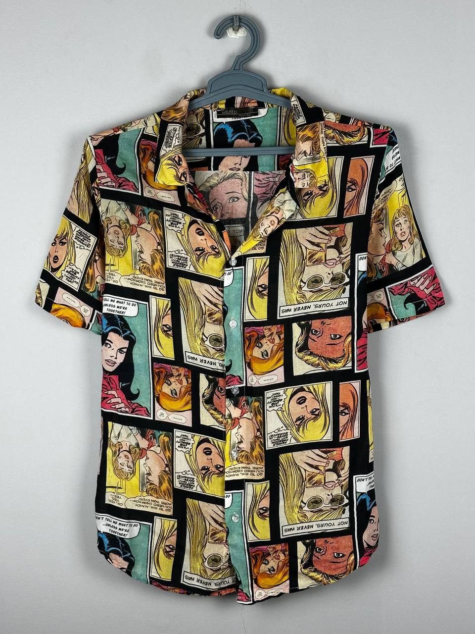 Vintage Vintage 90’s Pop Art Comics Girls AOP Hawaii Shirt Viscouse Size US S / EU 44-46 / 1 - 2 Thumbnail